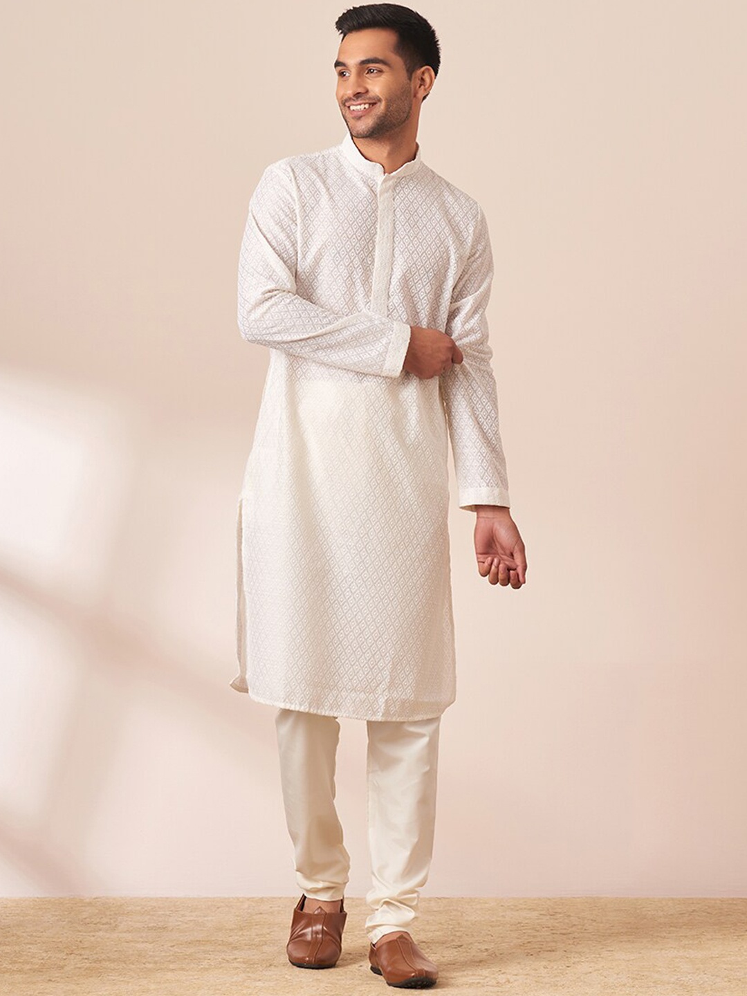 

Manyavar Men Ethnic Motifs Embroidered Thread Work Kurta with Churidar, Off white