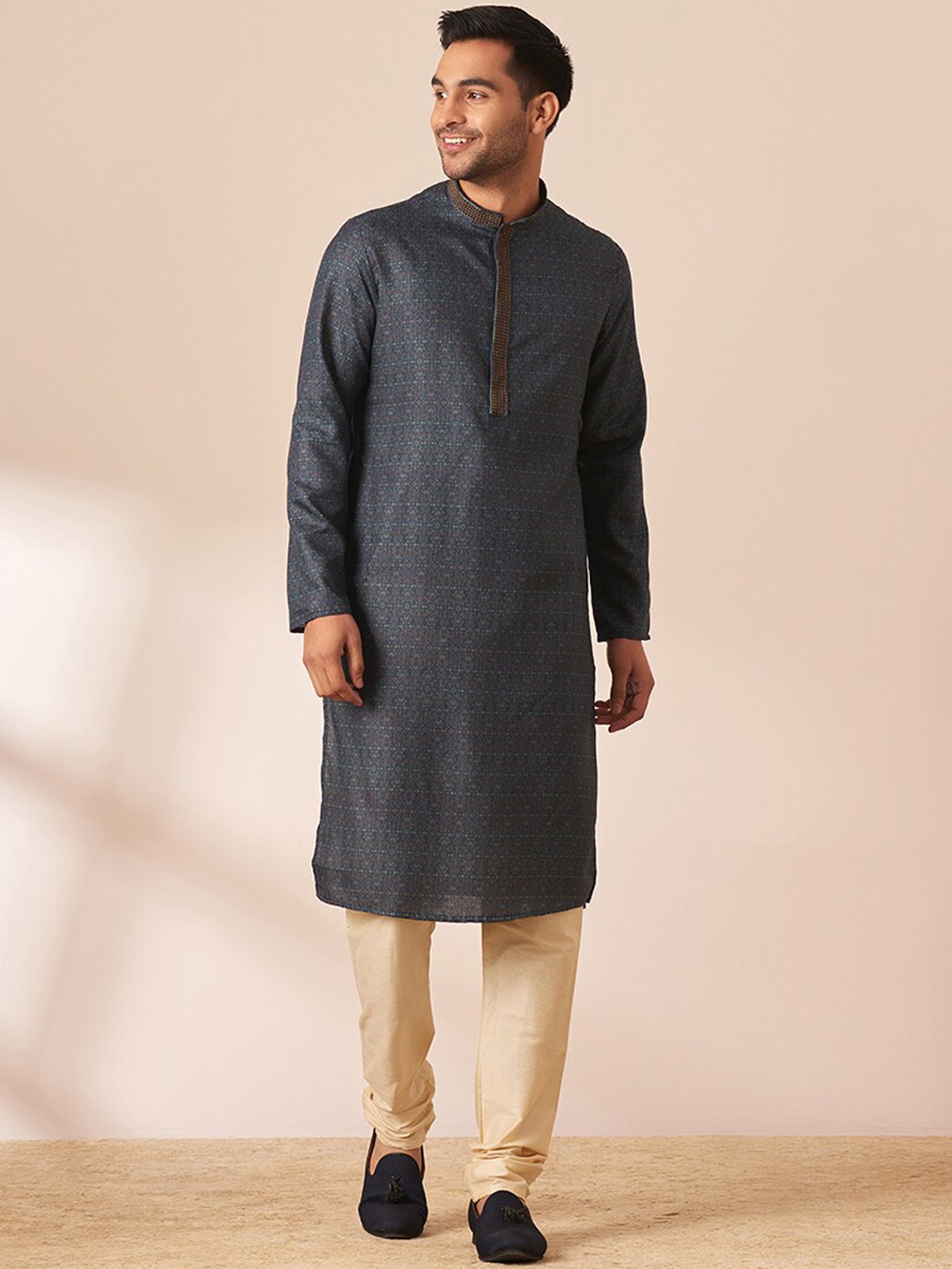 

Manyavar Men Ethnic Motifs Printed Mandarin Collar Kurta with Churidar, Blue