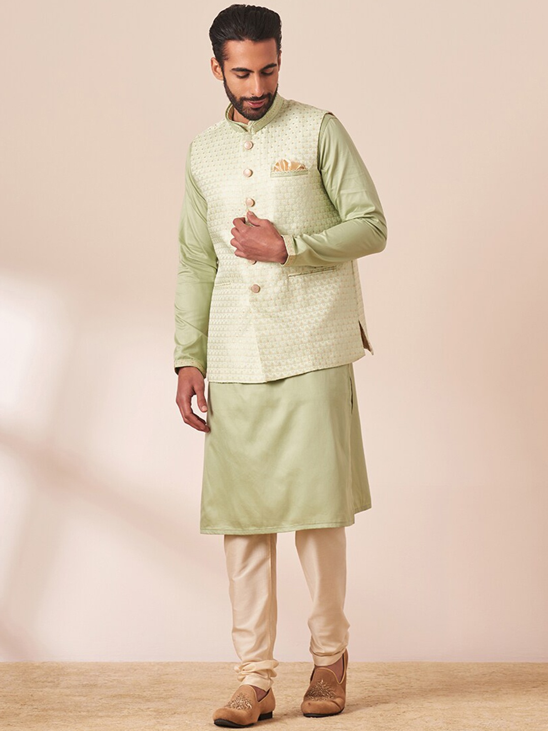 

Manyavar Men Mandarin Collar Kurta with Pyjamas & Self Design Nehru Jacket, Green