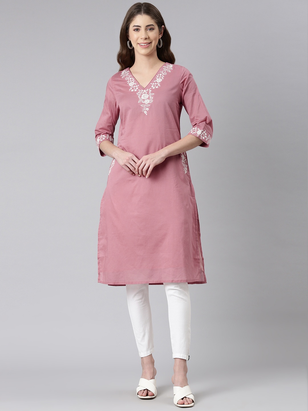 

ETIQUETTE Ethnic Motifs Embroidered Thread Work Kurta, Pink