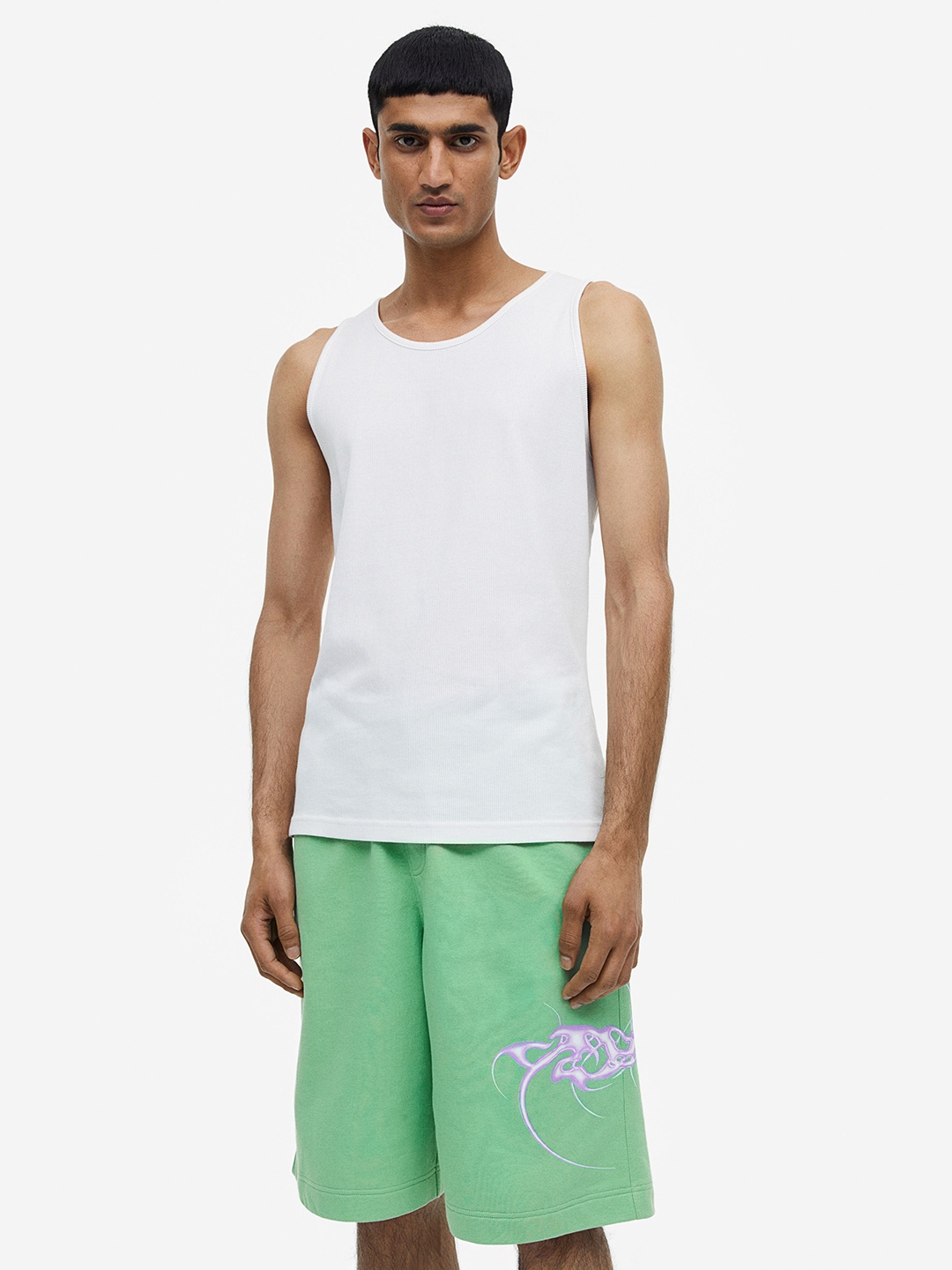 

H&M Men Loose Fit Cotton shorts, Green