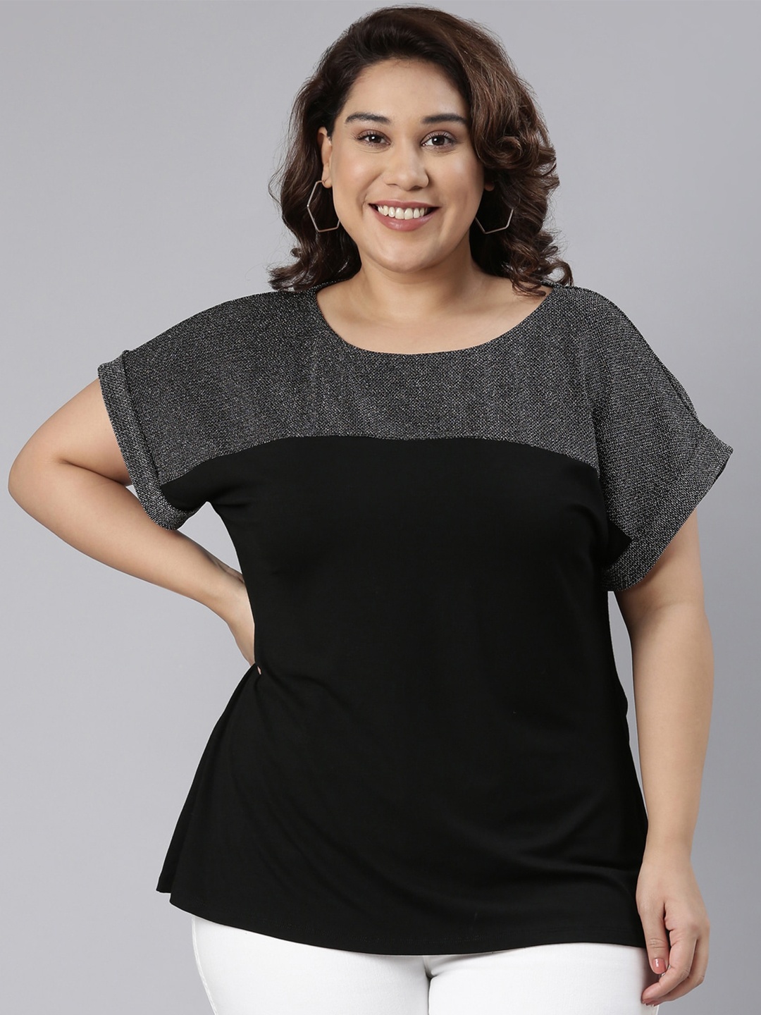 

The Pink Moon Plus Size Colourblocked Extended Sleeves Top, Black