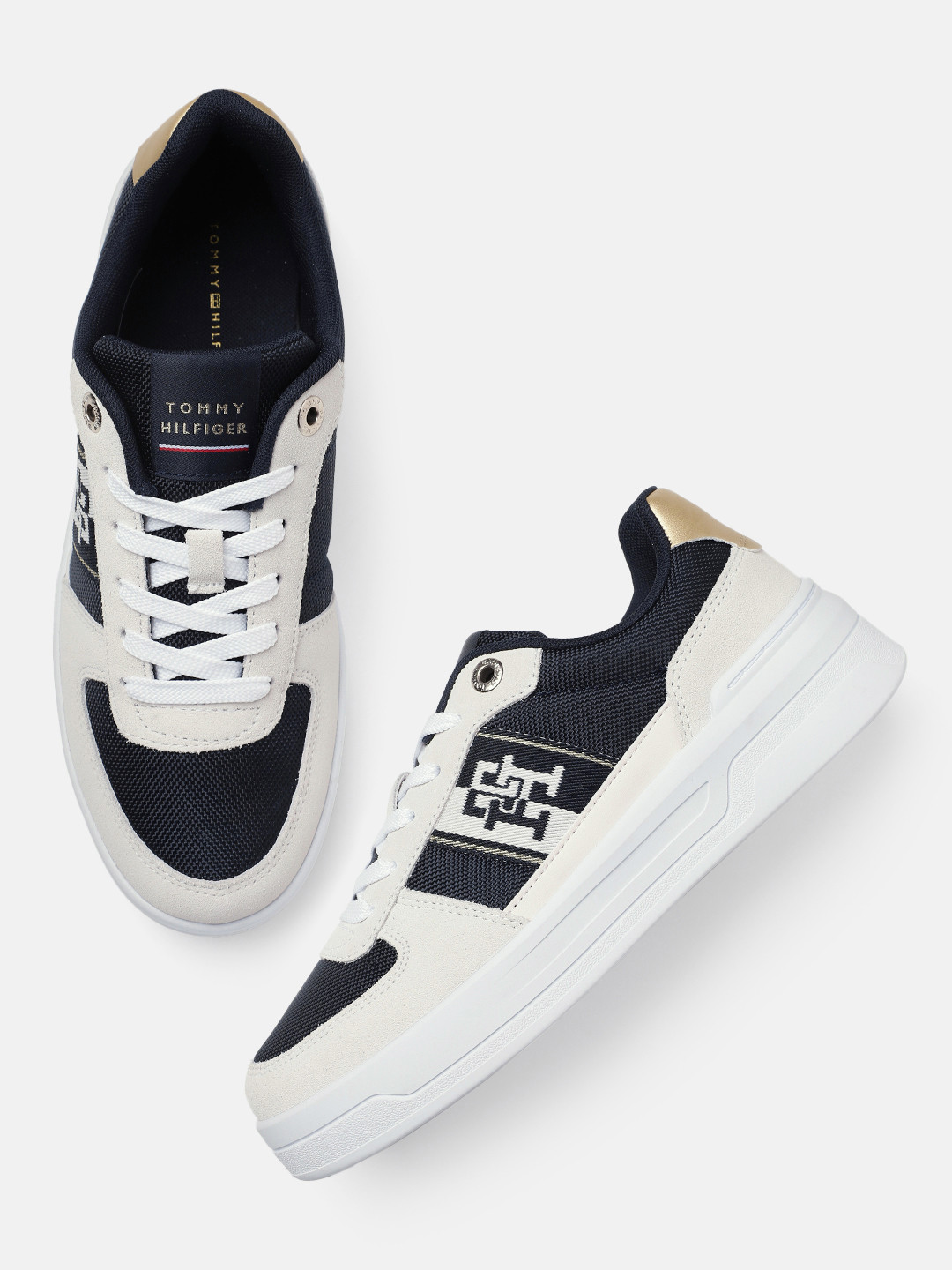 

Tommy Hilfiger Women BASKET Colourblocked Sneakers, Navy blue