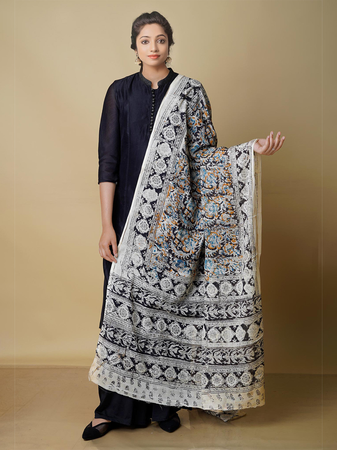 

Unnati Silks Ethnic Motifs Pure Cotton Kalamkari Dupatta, Black