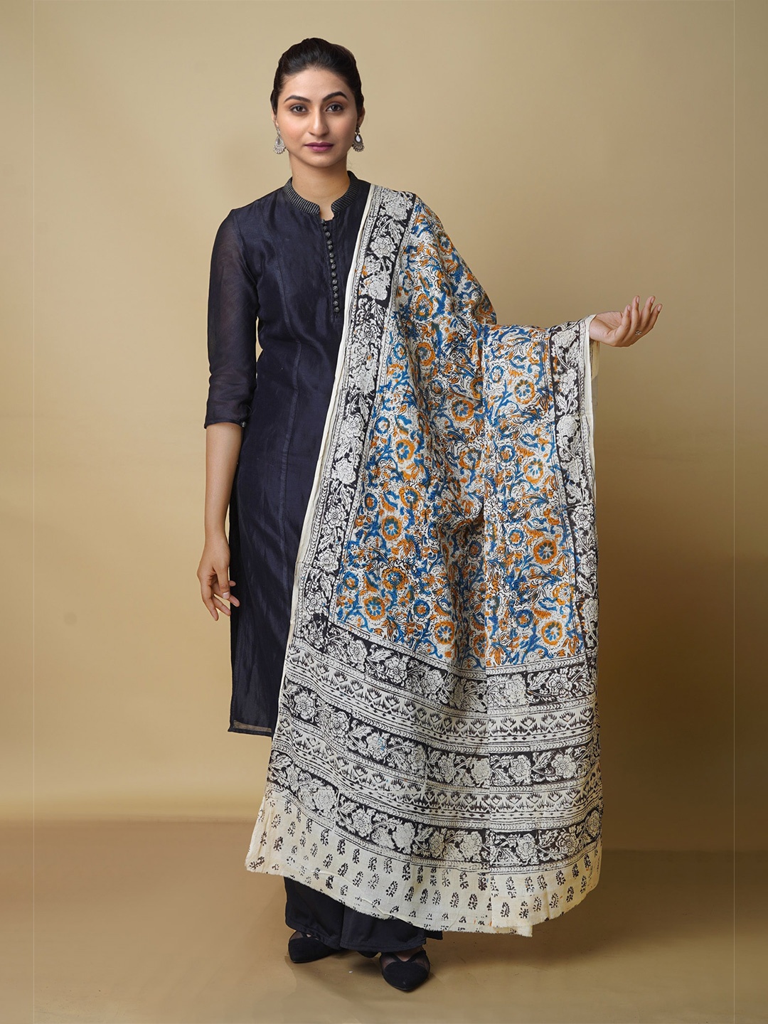 

Unnati Silks Ethnic Motifs Pure Cotton Kalamkari Dupatta, Black