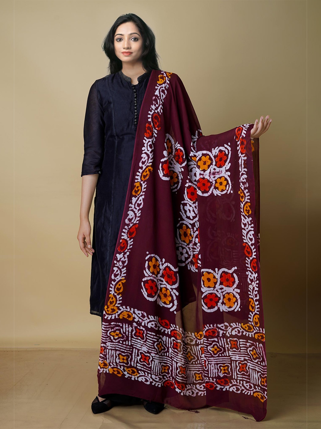 

Unnati Silks Ethnic Motifs Printed Batik Dupatta, Maroon