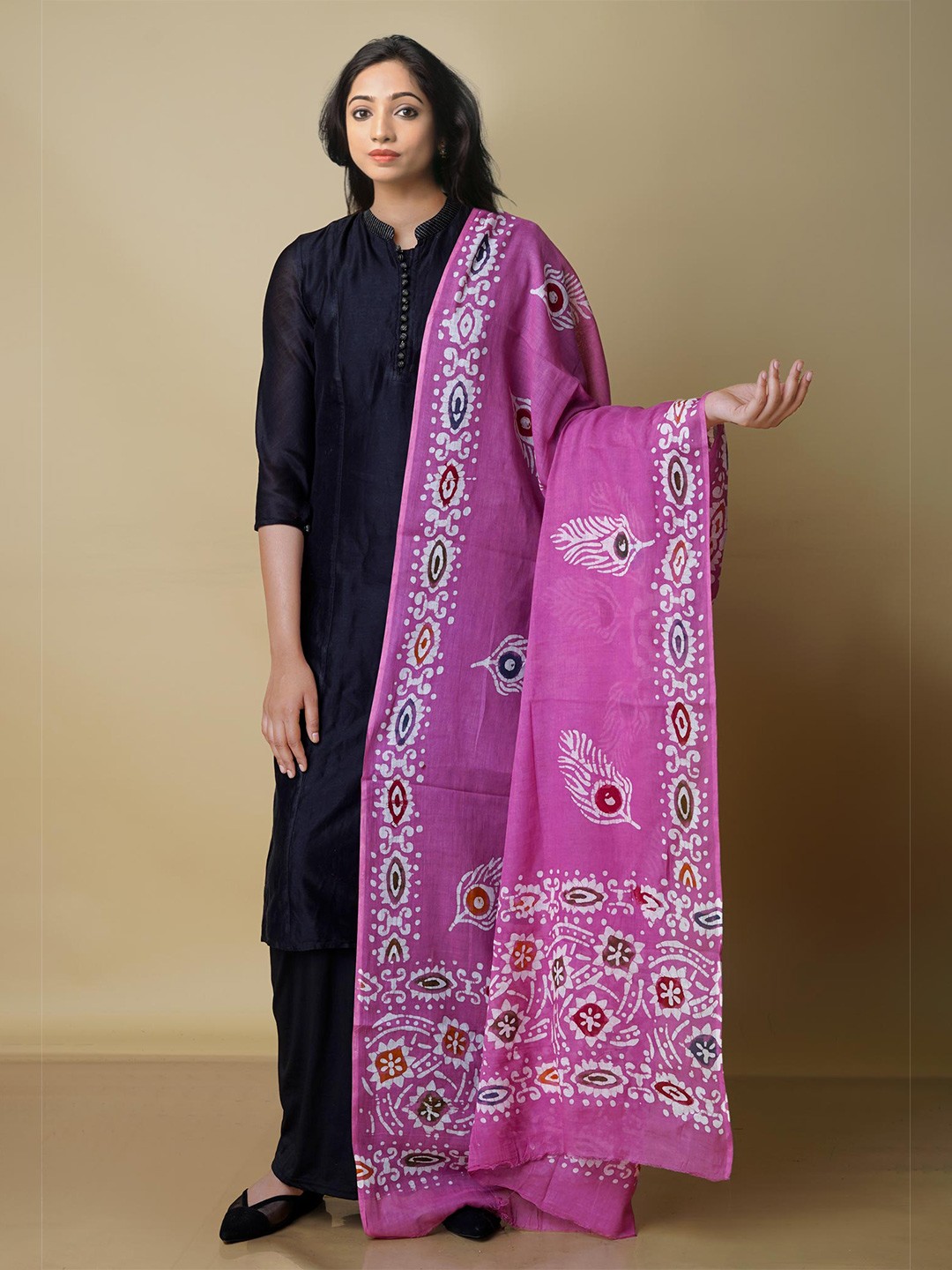 

Unnati Silks Ethnic Motifs Printed Pure Cotton Batik Dupatta, Pink