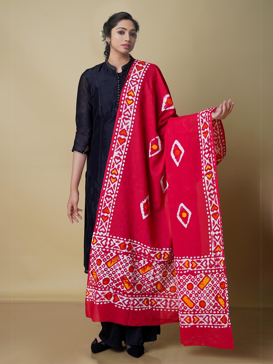 

Unnati Silks Ethnic Motifs Printed Pure Cotton Batik Dupatta, Red
