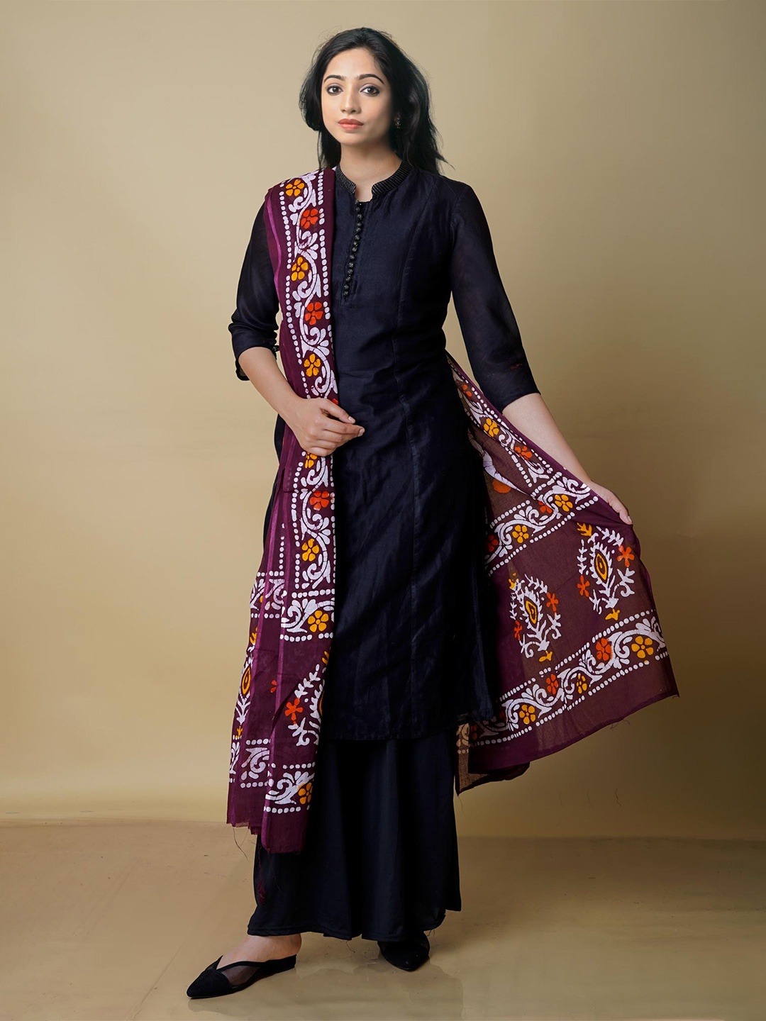 

Unnati Silks Ethnic Motifs Pure Cotton Batik Dupatta, Black