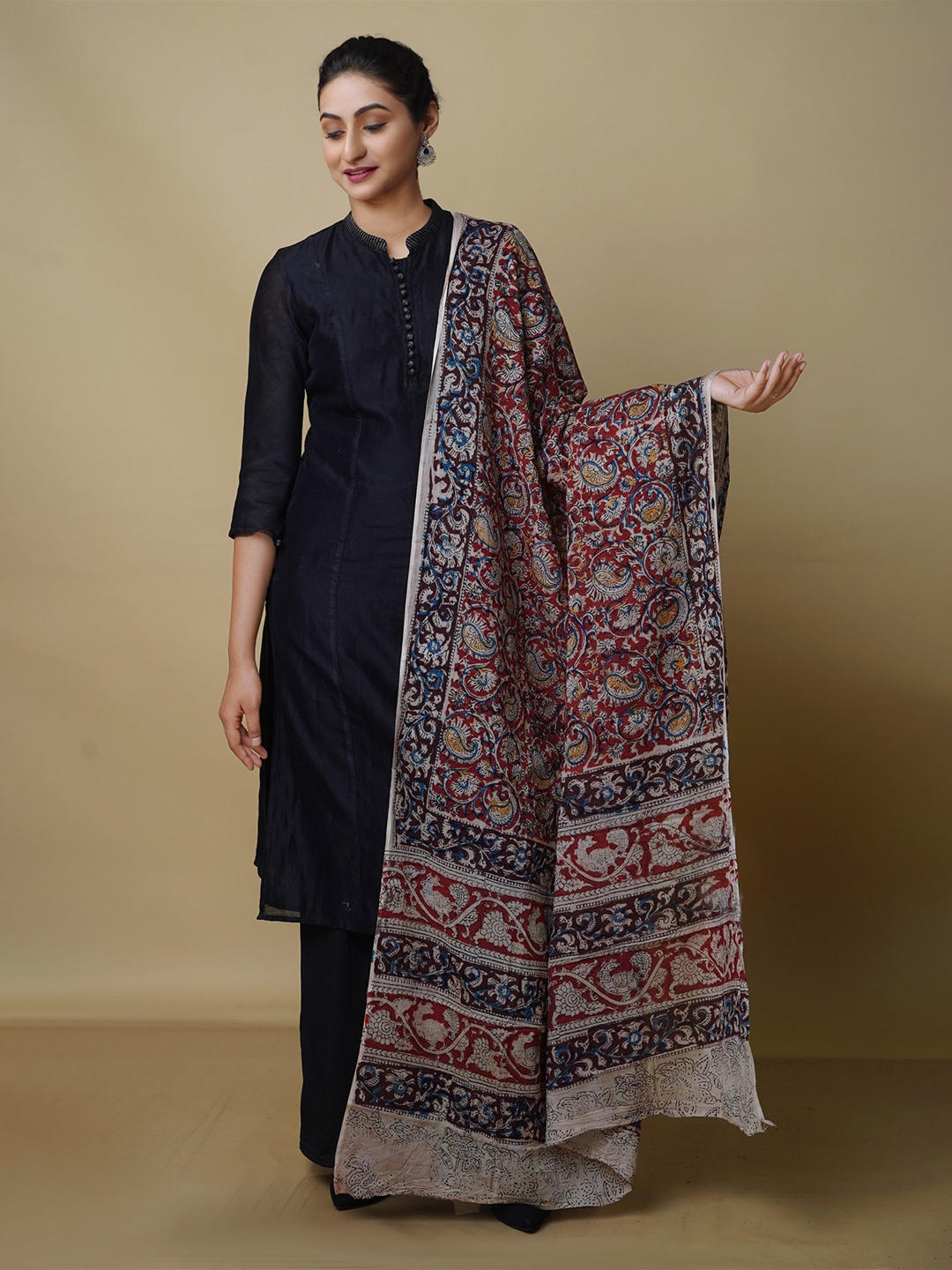 

Unnati Silks Ethnic Motifs Printed Pure Cotton Kalamkari Dupatta, Grey