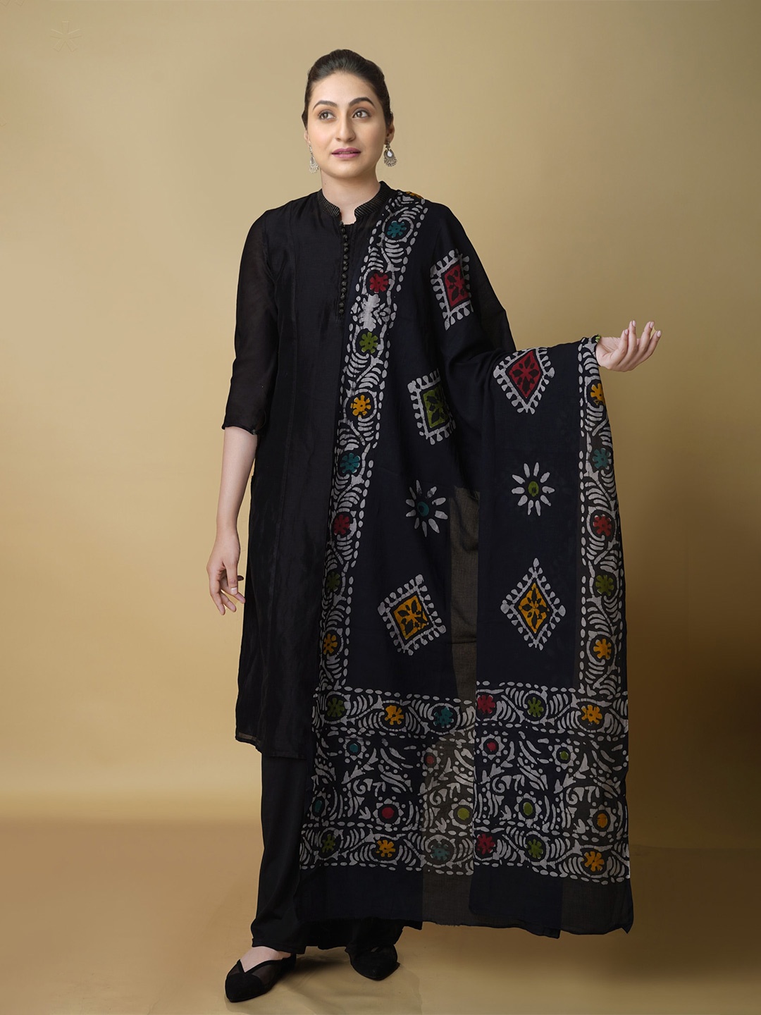 

Unnati Silks Ethnic Motifs Printed Pure Cotton Batik Dupatta, Black