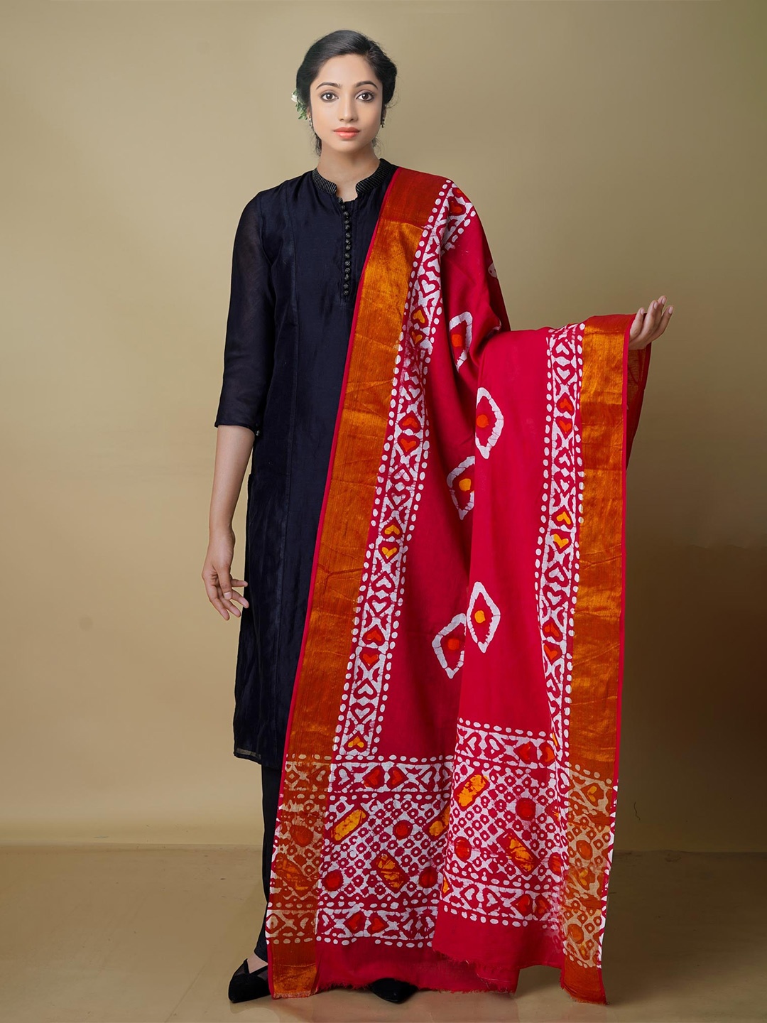 

Unnati Silks Ethnic Motifs Printed Batik Dupatta with Zari, Red