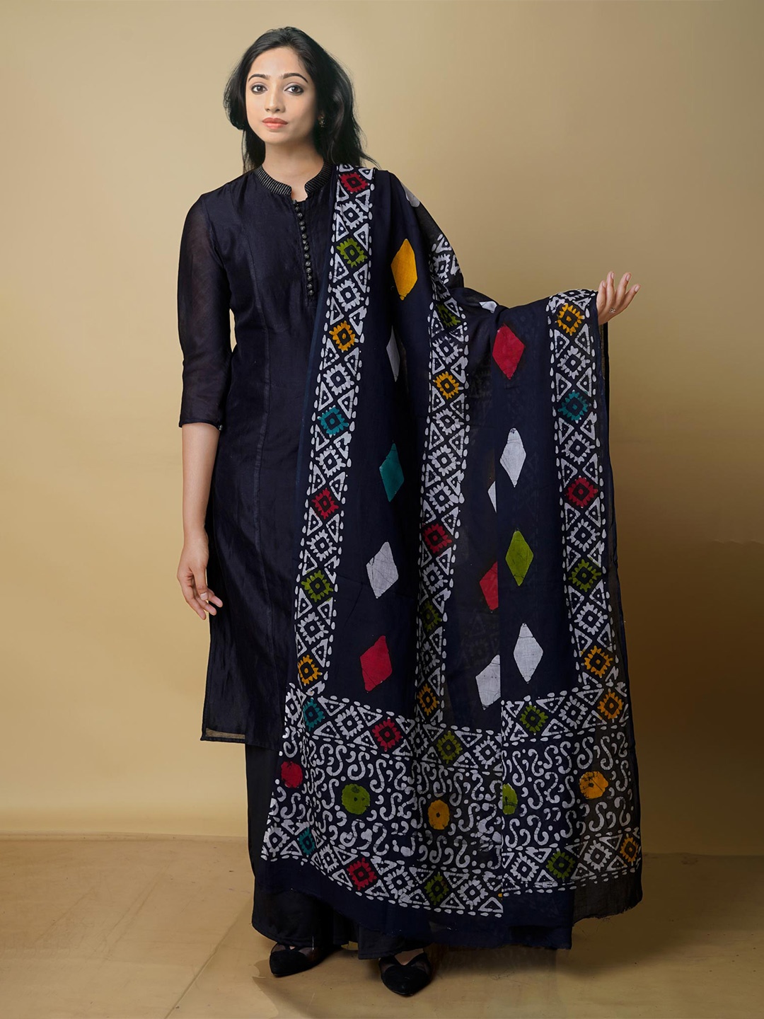 

Unnati Silks Ethnic Motifs Printed Pure Cotton Batik Dupatta, Black