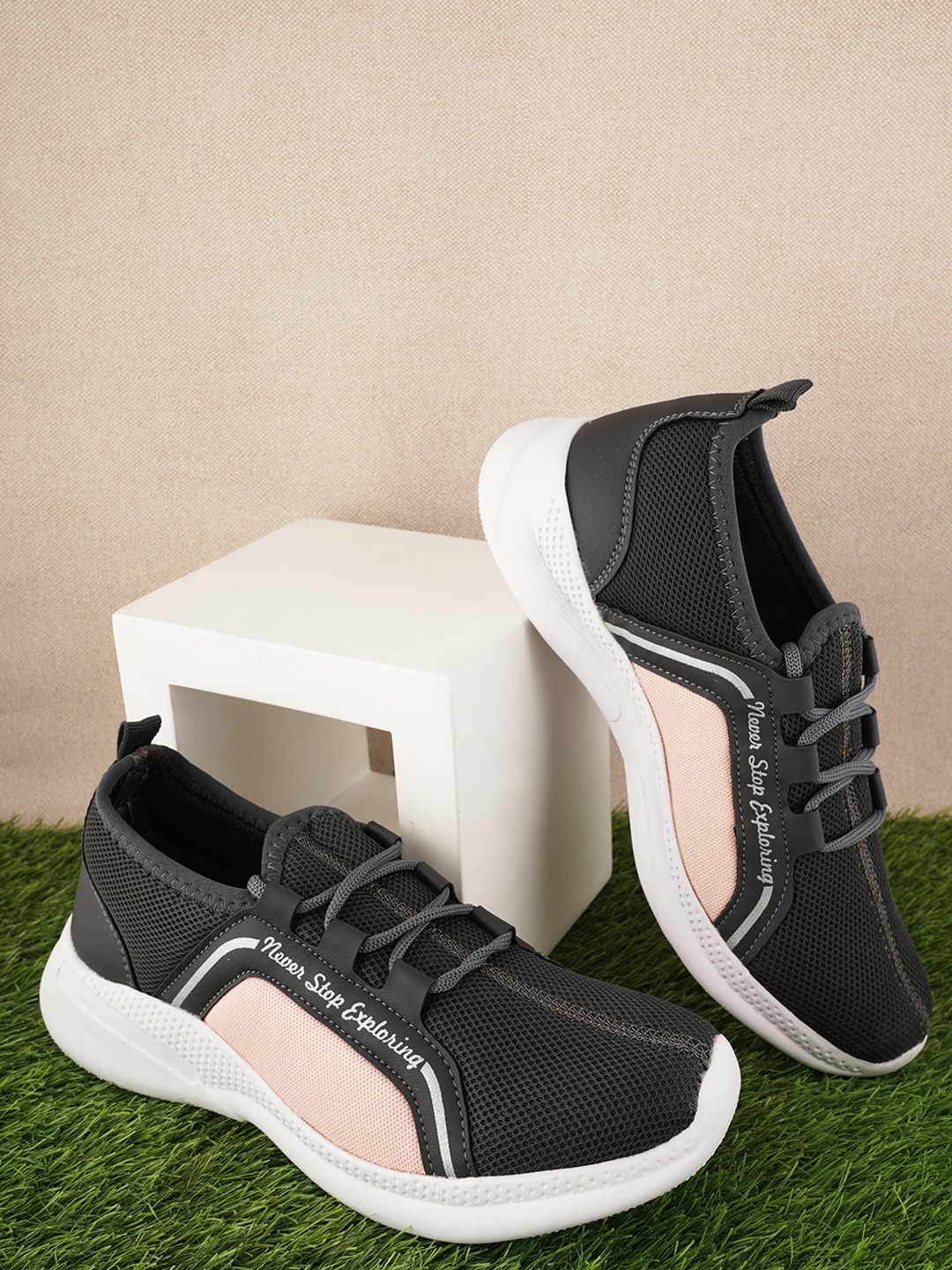 

Walkfree Women Colourblocked Mesh Sneakers, Grey
