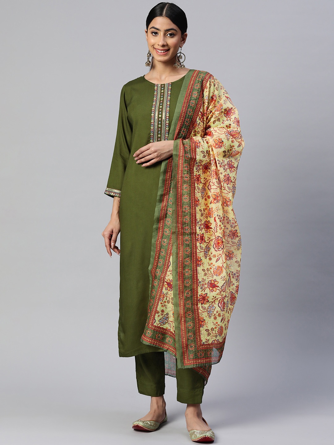 

Vbuyz Yoke Design Sequinned Kurta with Trousers & With Dupatta, Green