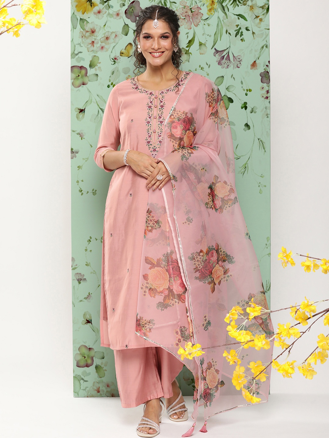 

Anouk Women Floral Embroidered Regular Kurta With Palazzos & With Dupatta, Pink