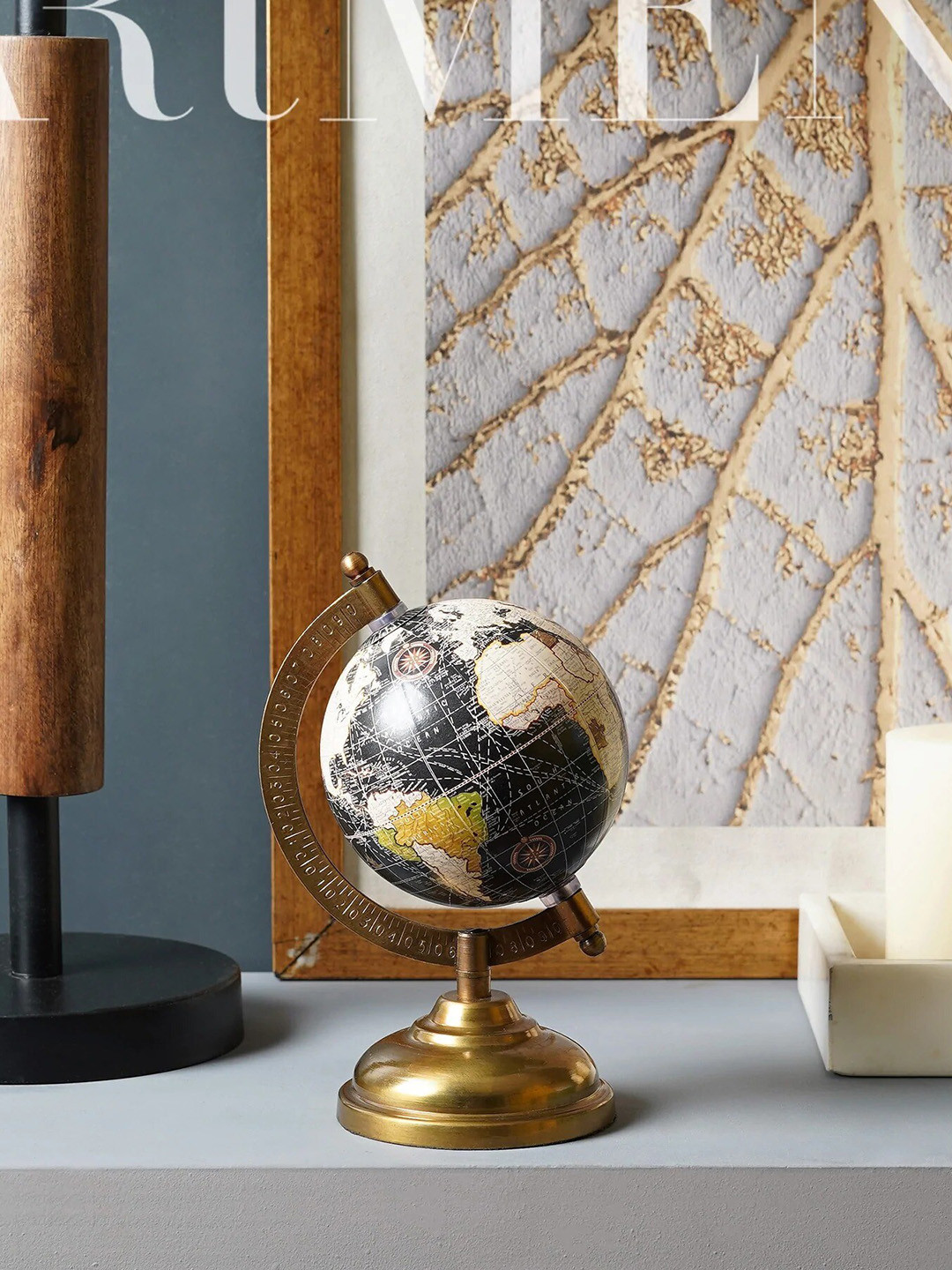 

THE ARTMENT Minimal Midnight Explorer Black & White HD Print Globe Showpiece