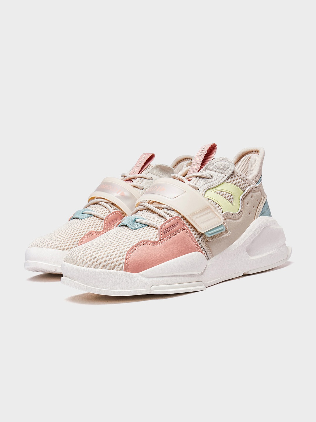 

Xtep Women Colourblocked Sneakers, Beige