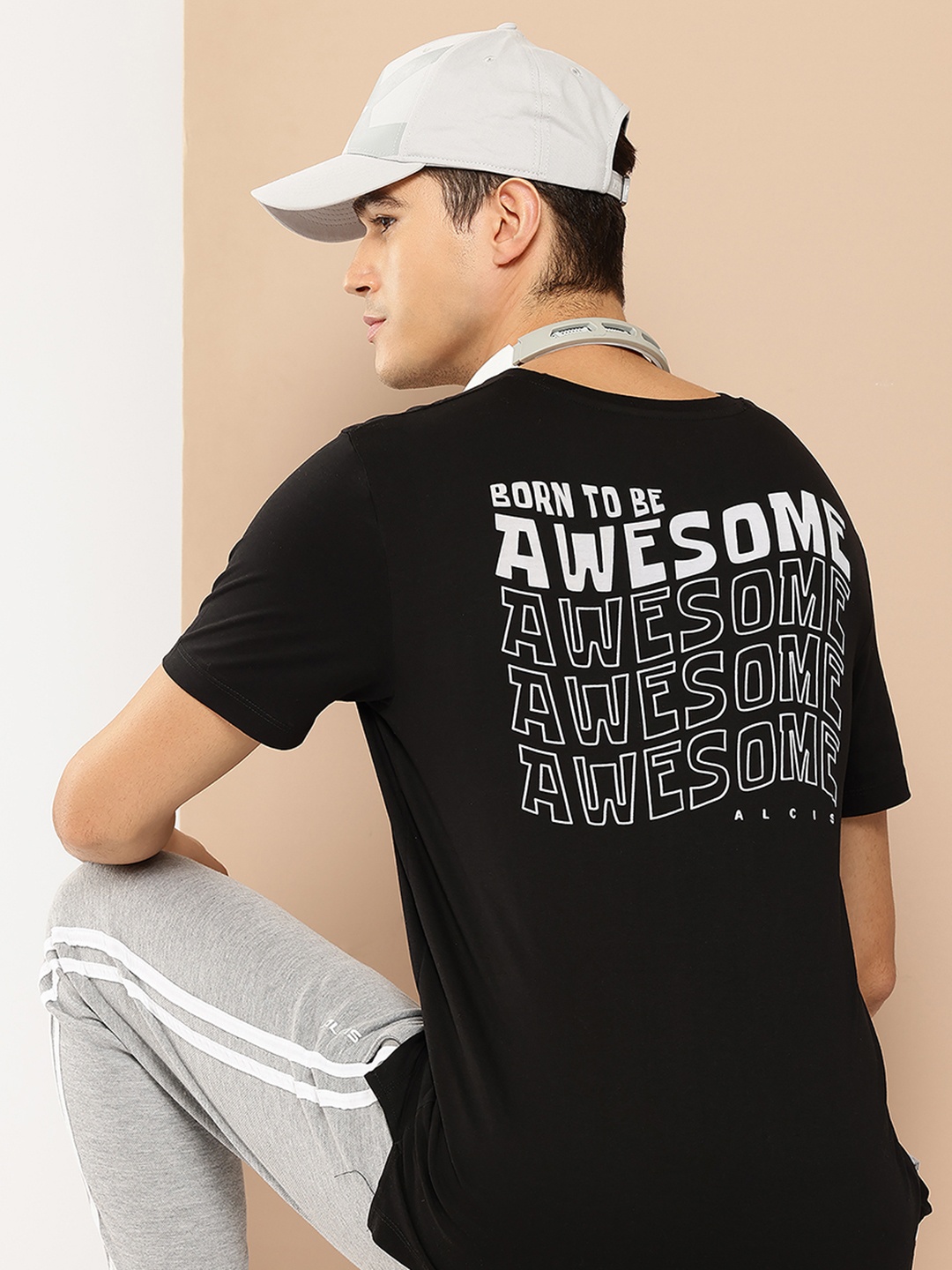

Alcis Men Typography Printed T-shirt, Black