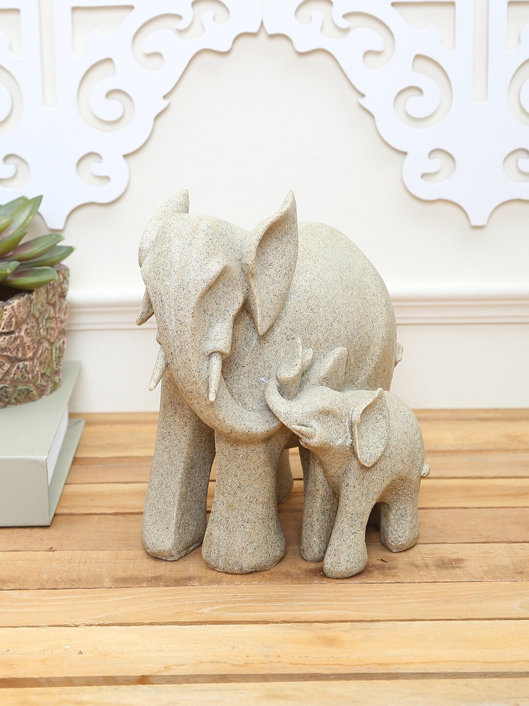 

TAYHAA Insightful and perceptive Grey Elephant & Baby Statue Showpiece