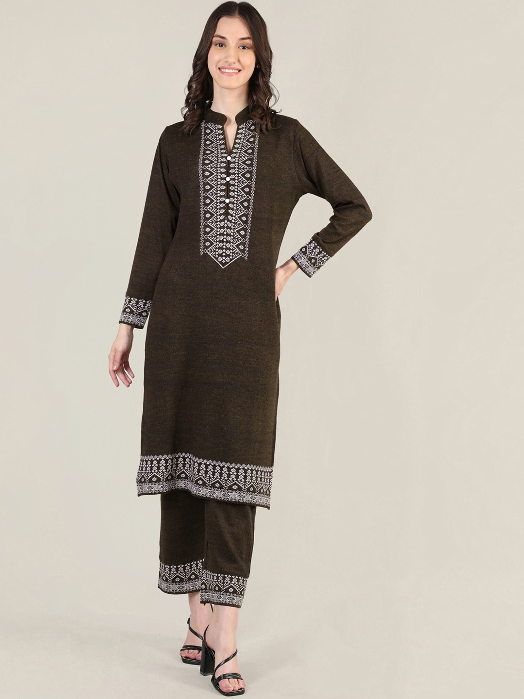 

MIKHAD Women Mandarin Collar Printed Kurta with Trousers, Brown