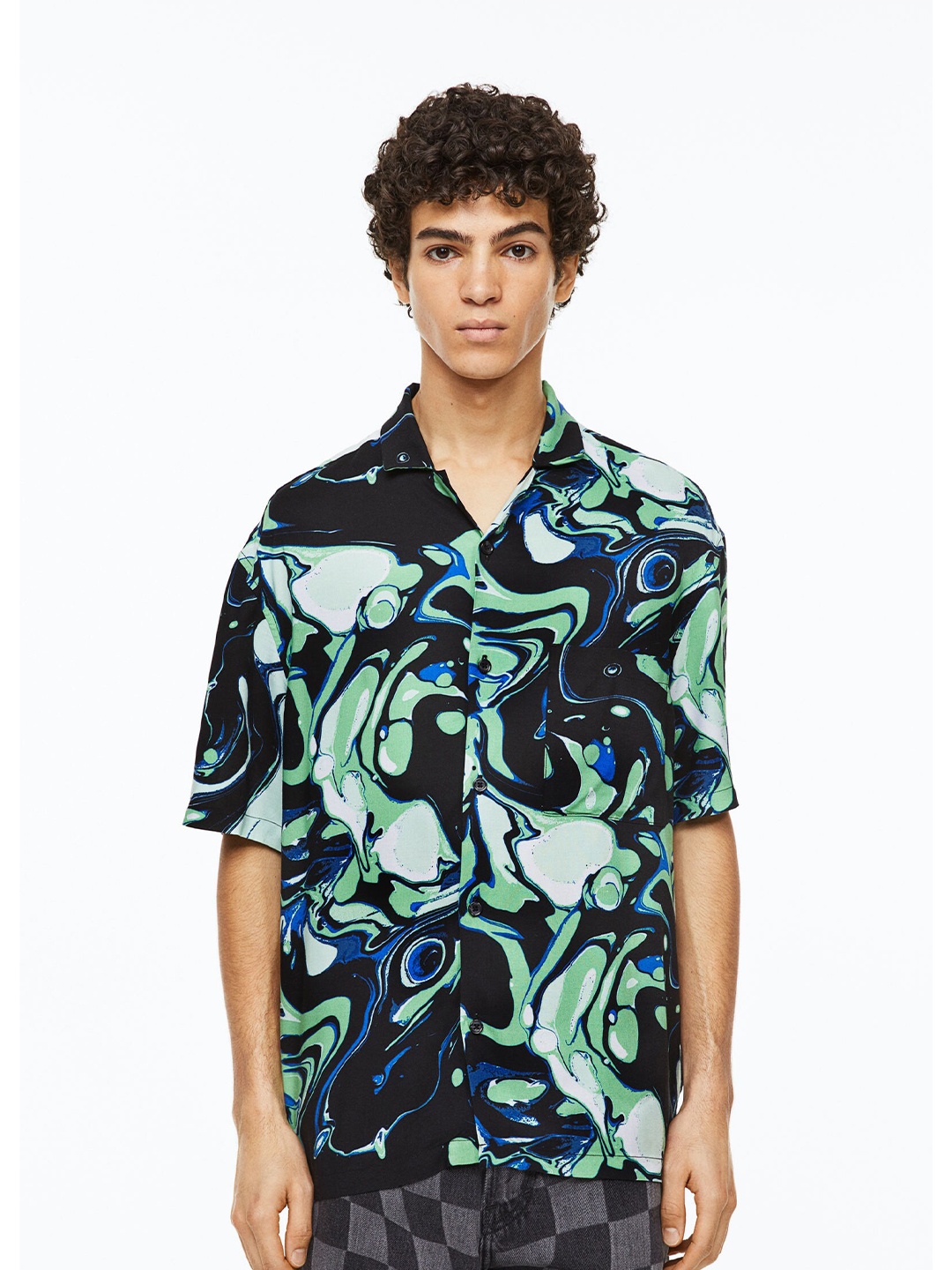 

H&M Men Relaxed Fit Patterned Resort Shirt, Green