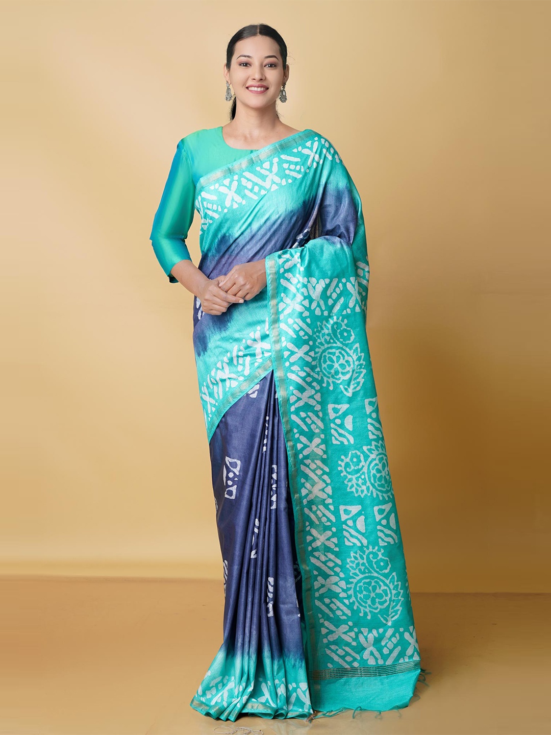 

Unnati Silks Green Batik Zari Pure Silk Handloom Chanderi Saree, Grey