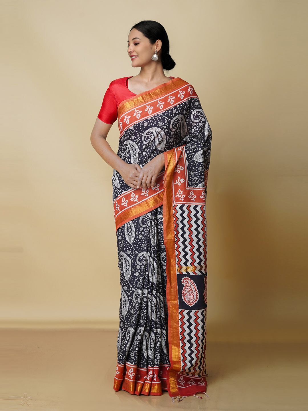 

Unnati Silks Ethnic Motifs Printed Zari Handloom Chanderi Saree, Black