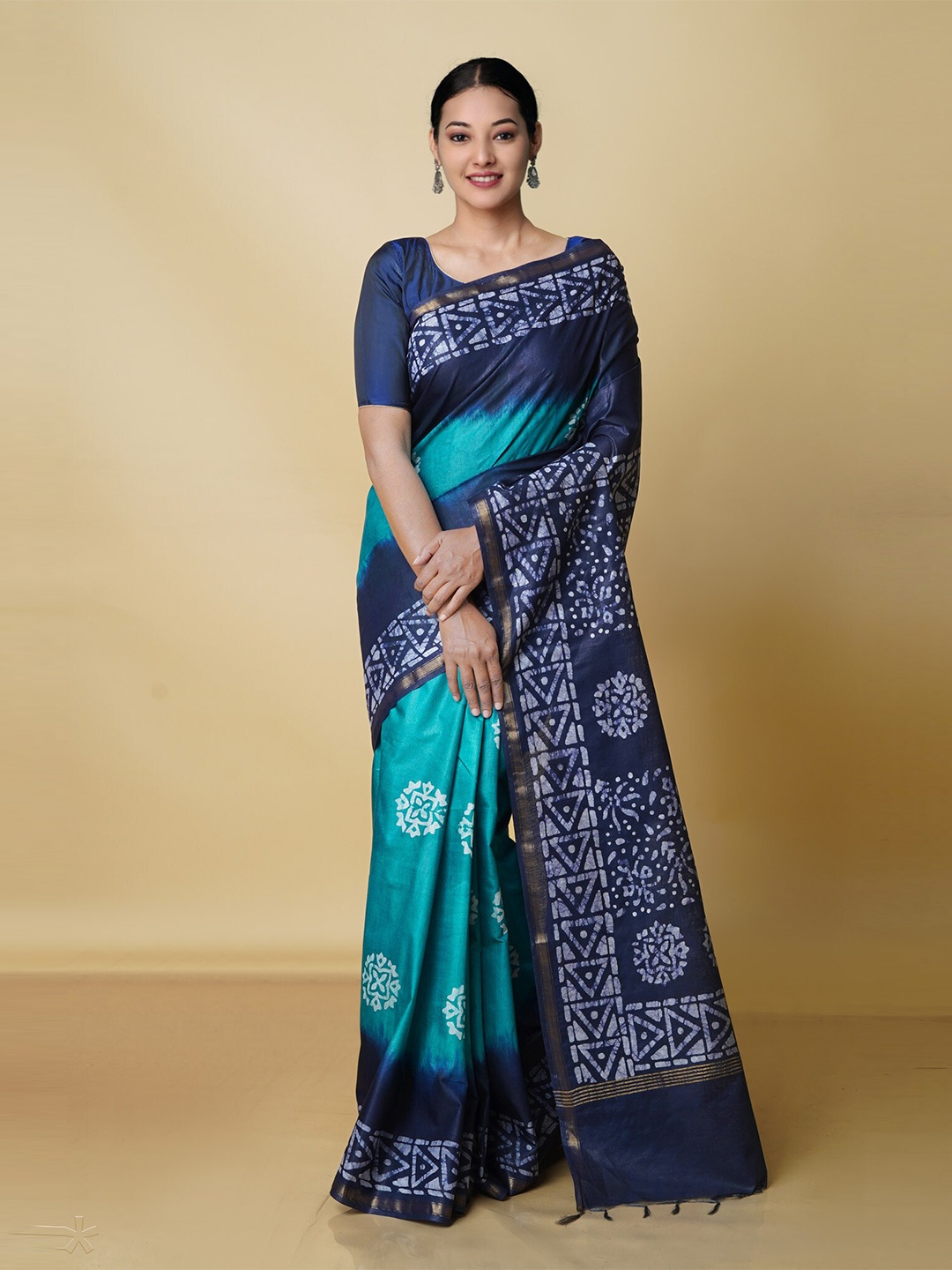 

Unnati Silks Sea Green & Navy Blue Batik Zari Pure Silk Chanderi Saree