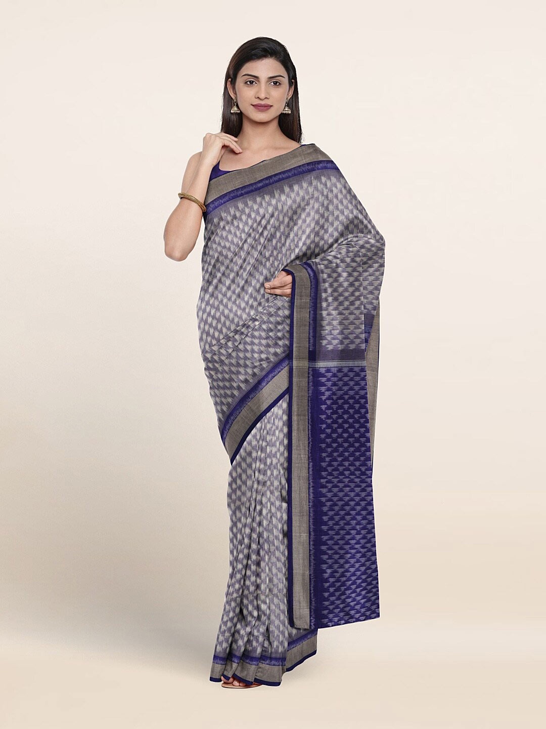 

Pothys Printed Pure Silk Saree, Grey