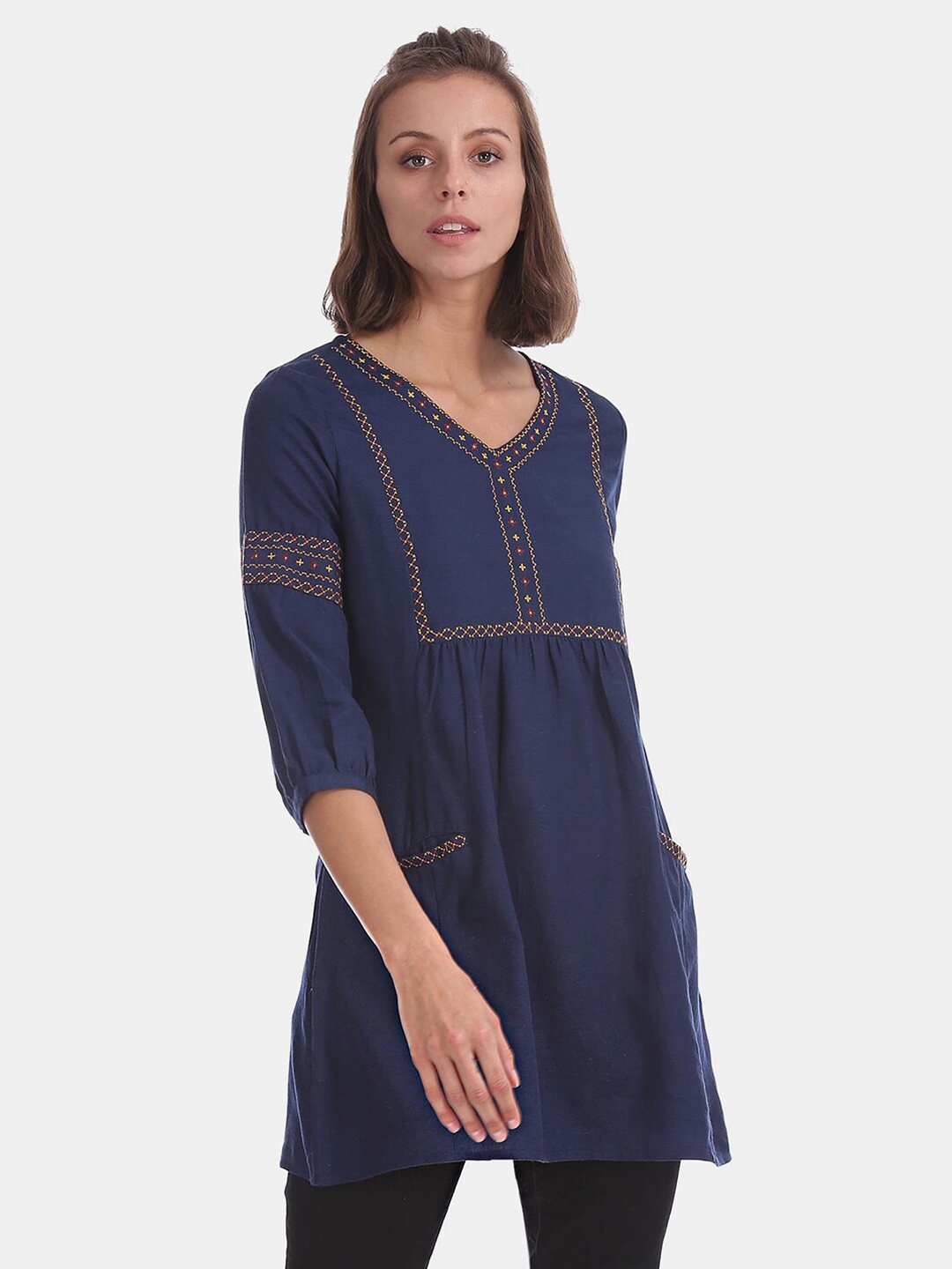 

V-Mart Ethnic Motifs Embroidered V-Neck Thread Work Kurti, Blue