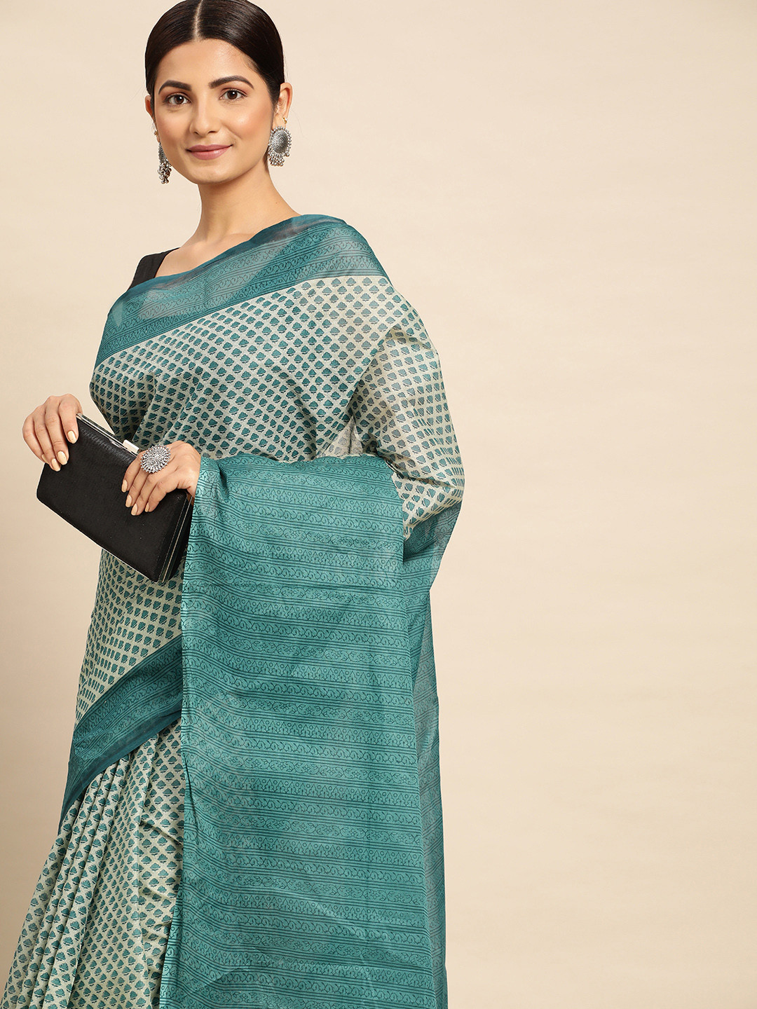 

SHANVIKA Ethnic Motifs Printed Pure Cotton Block Print Saree, Beige