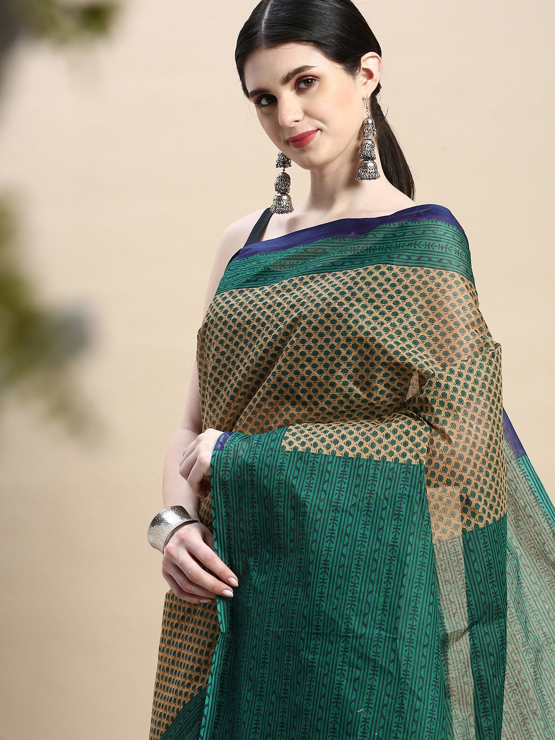 

SHANVIKA Floral Pure Cotton Block Print Saree, Brown