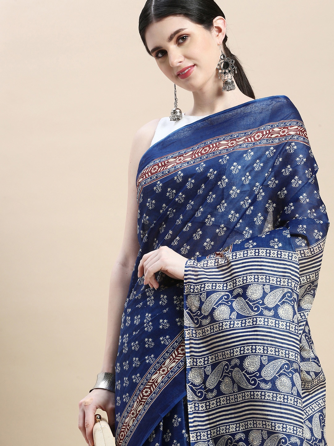 

SHANVIKA Floral Pure Cotton Block Print Saree, Navy blue