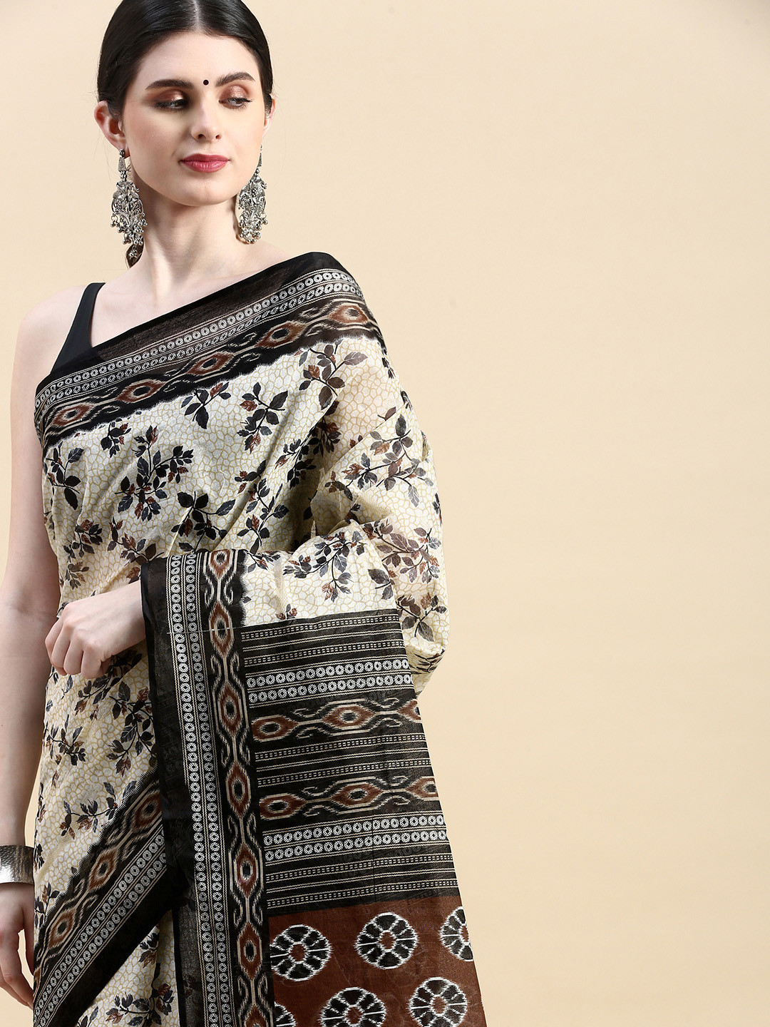 

SHANVIKA Floral Pure Cotton Block Print Saree, Beige