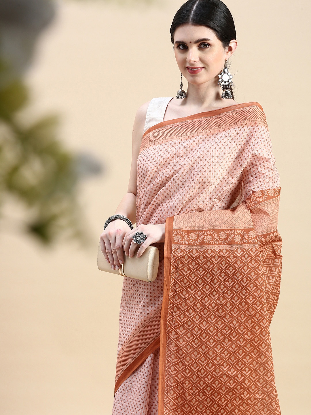 

SHANVIKA Ethnic Motifs Pure Cotton Block Print Saree, Peach