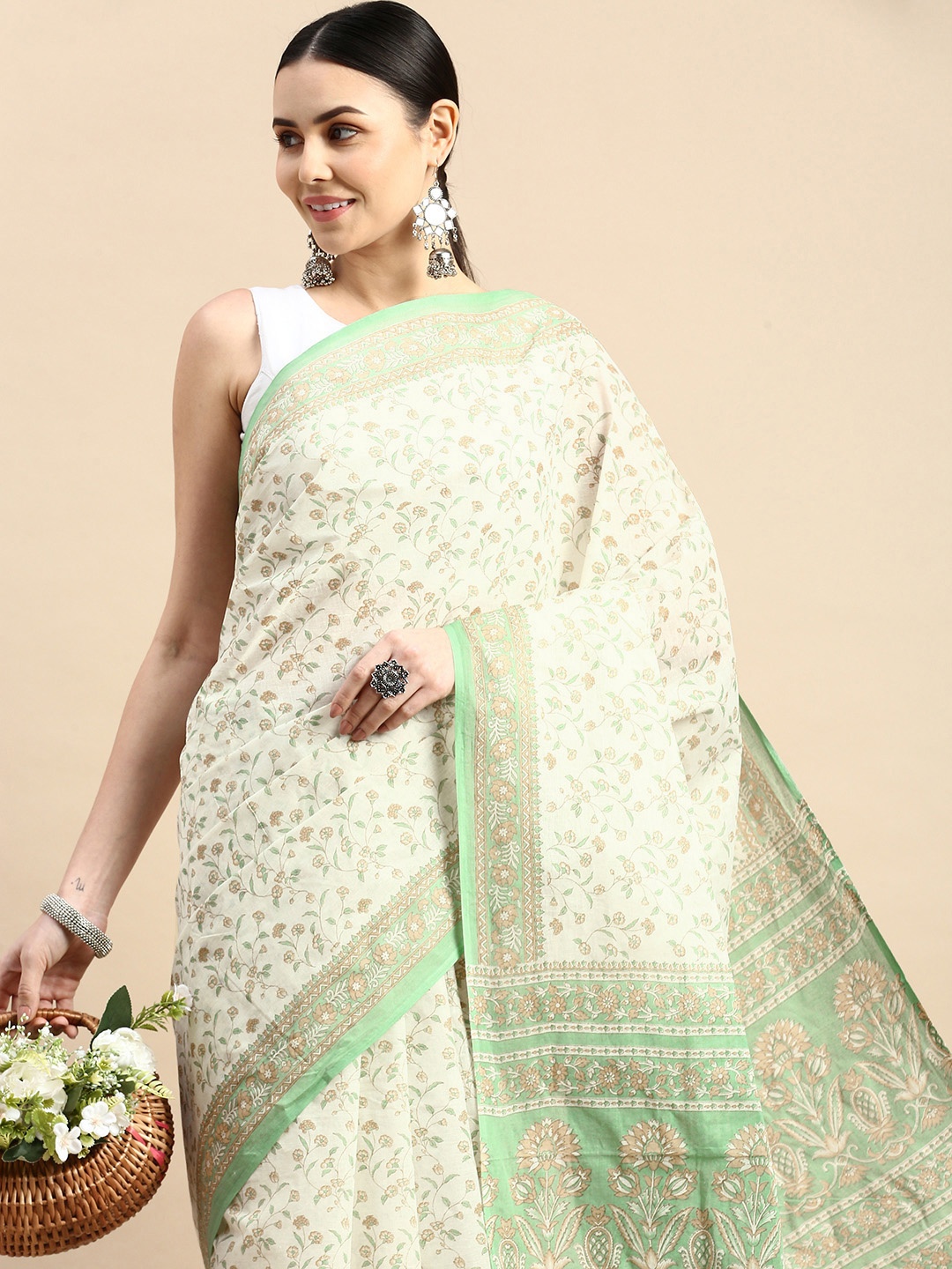 

SHANVIKA Floral Printed Pure Cotton Block Print Saree, Beige