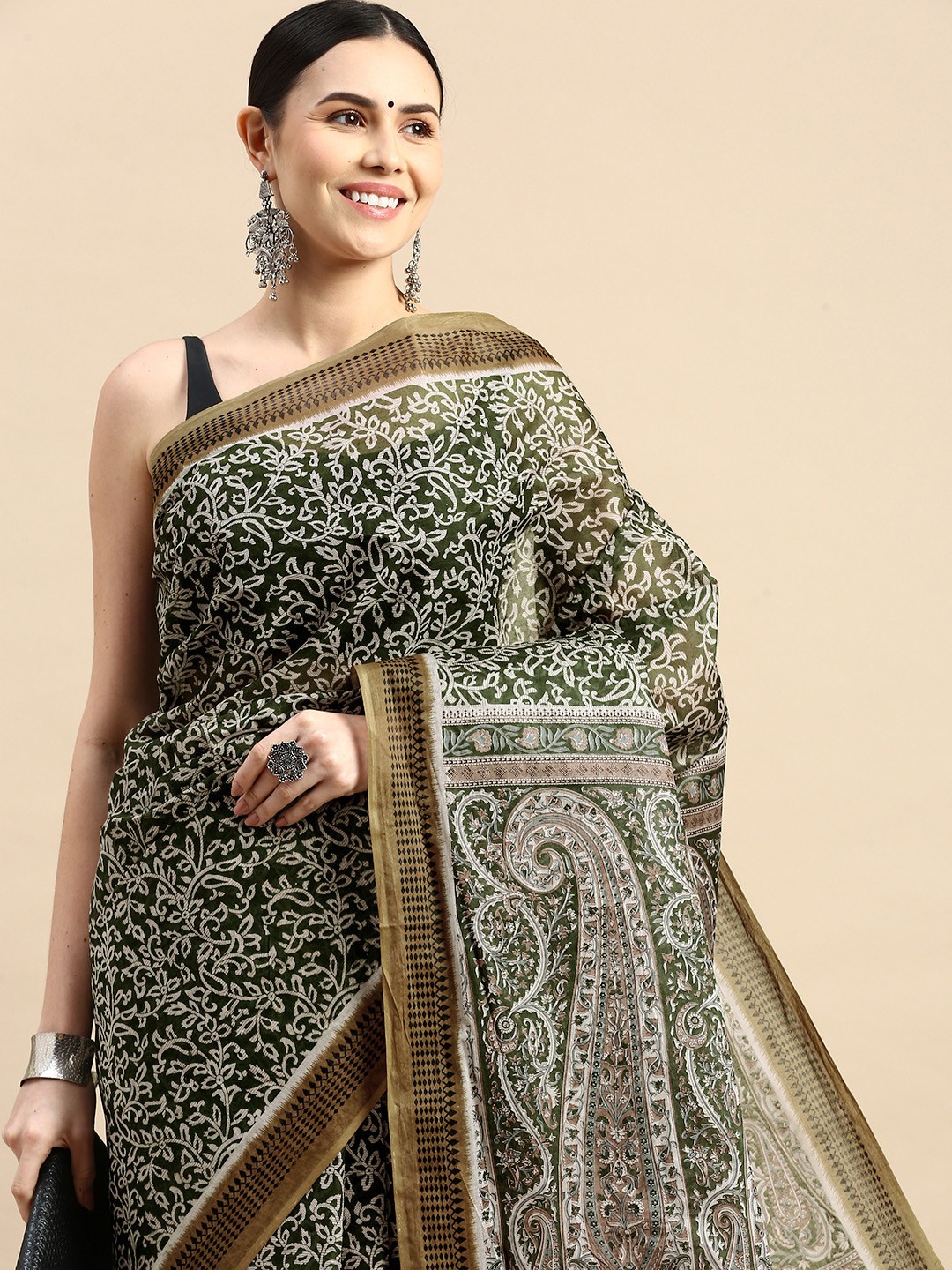 

SHANVIKA Floral Pure Cotton Block Print Saree, Green