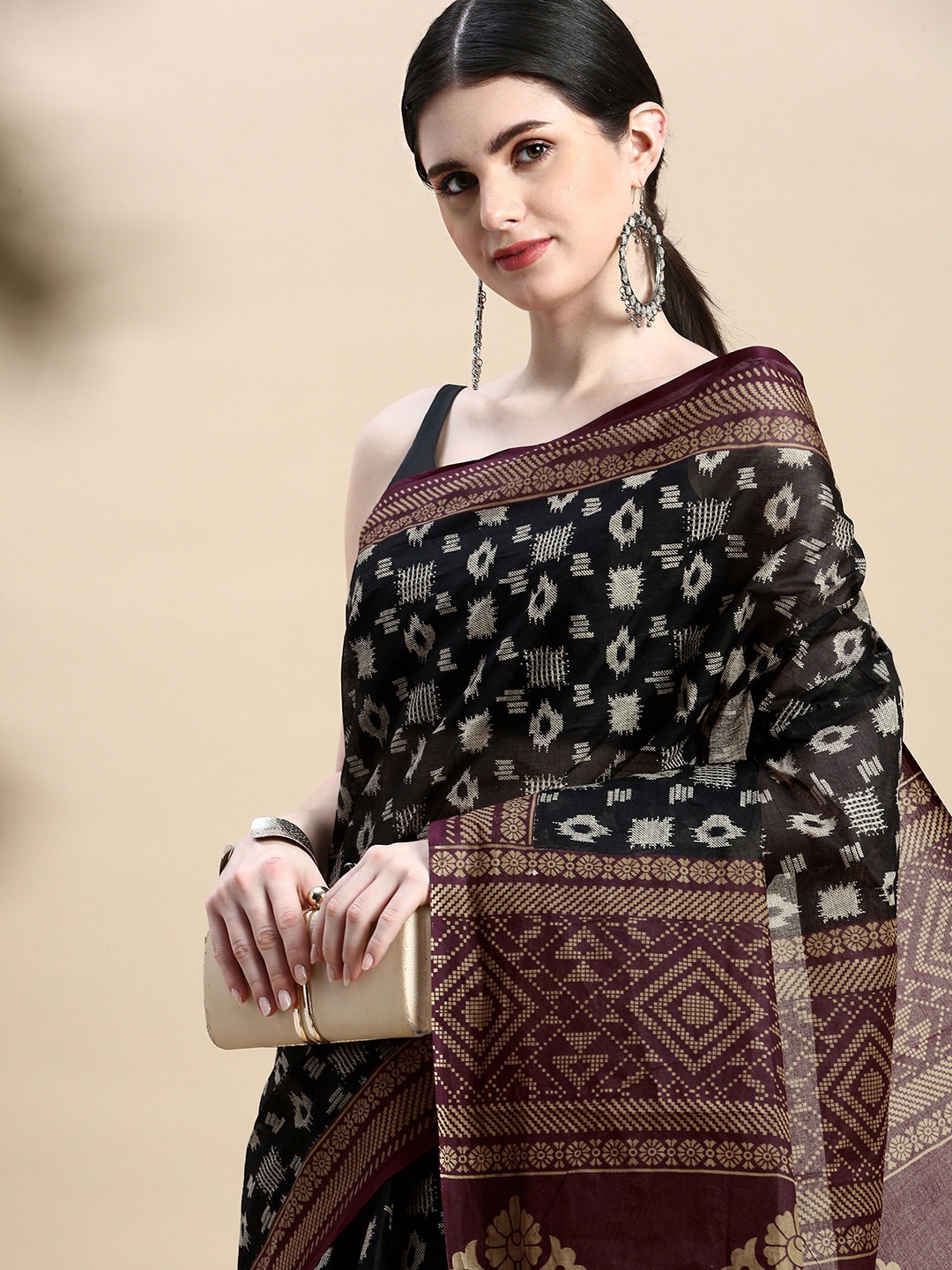 

SHANVIKA Ethnic Motifs Pure Cotton Block Print Saree, Black