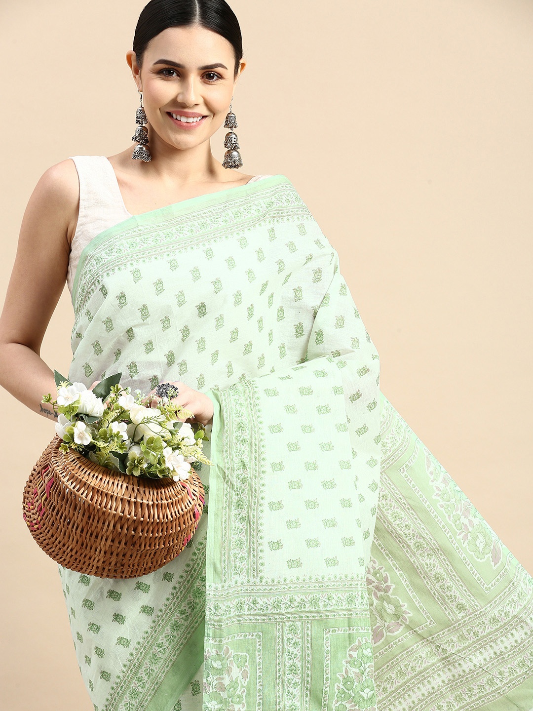 

SHANVIKA Floral Pure Cotton Block Print Saree, Green