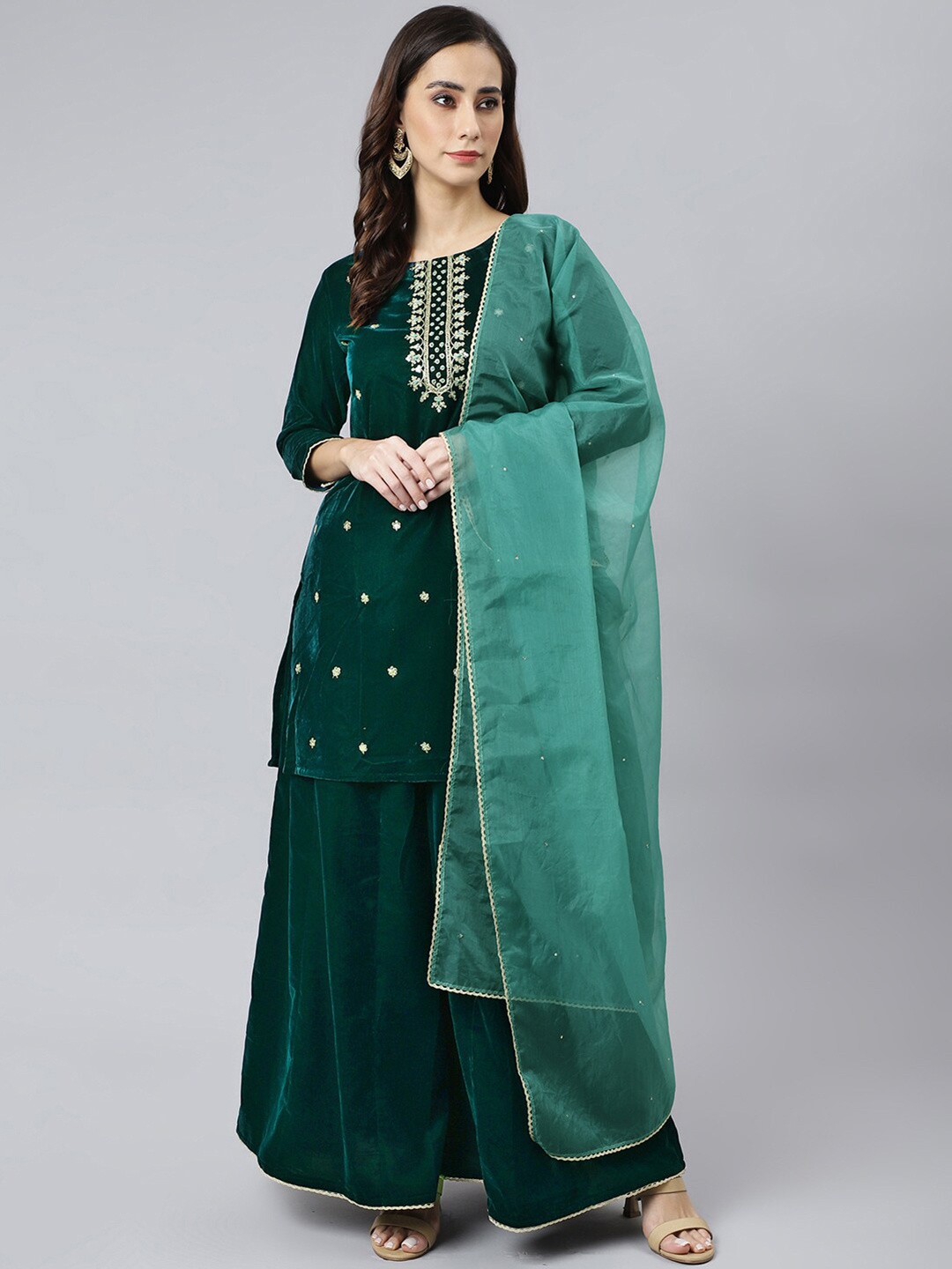 

Janasya Women Floral Printed Velvet Kurta with Palazzos And Dupatta, Green