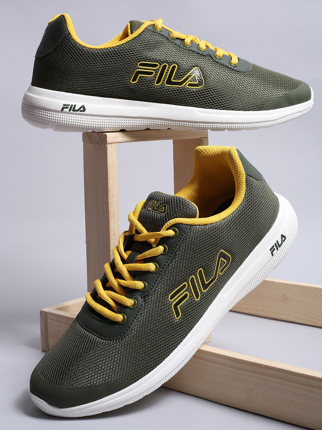 

FILA Men BENNA Mesh Running Shoes, Olive