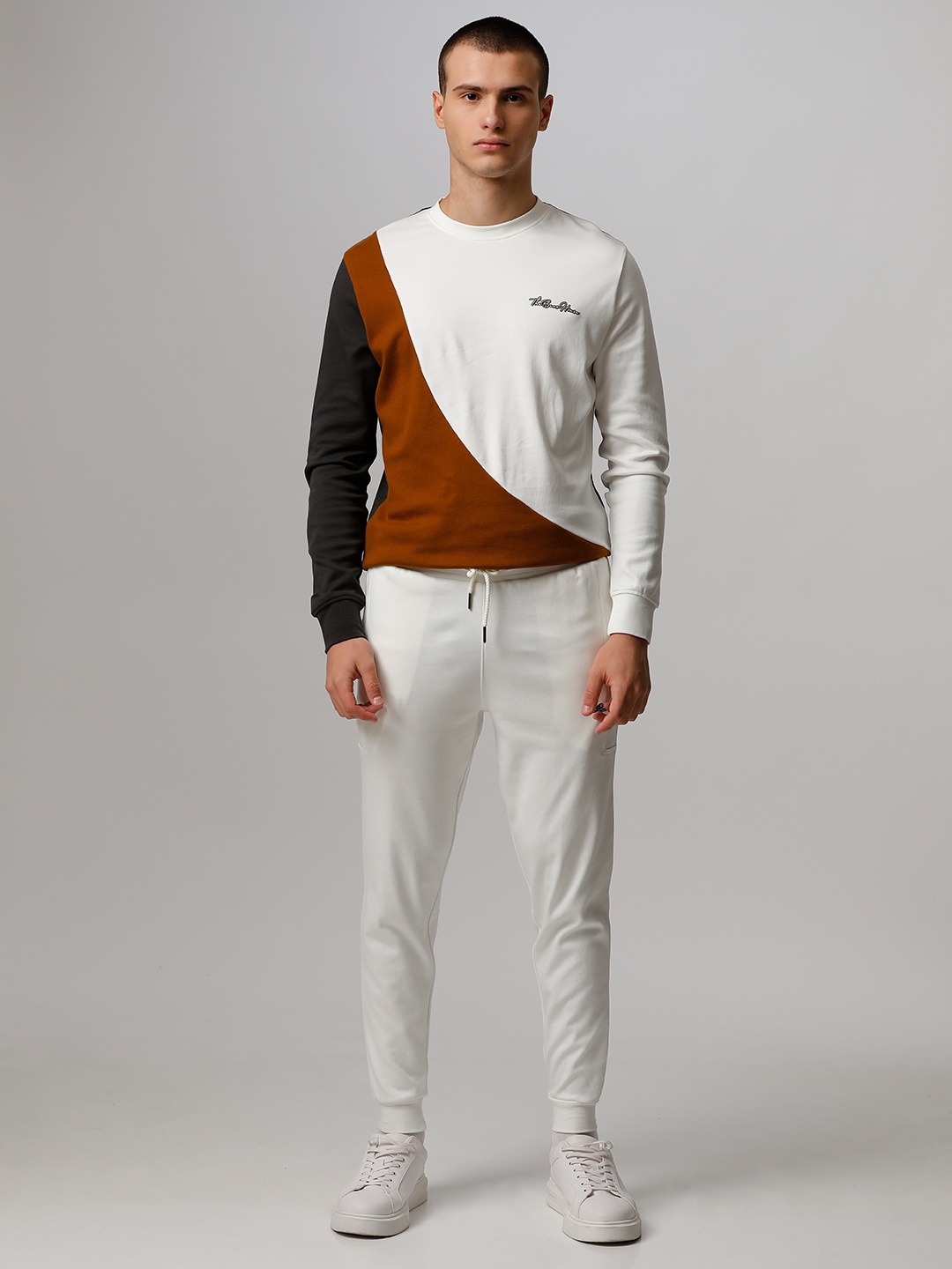 

THE BEAR HOUSE Men Colourblocked Pure Cotton Tracksuits, White