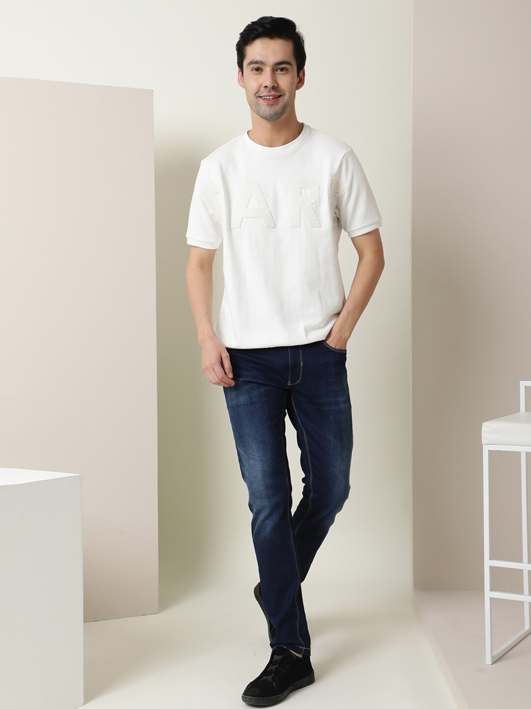 

RARE RABBIT Men Nory Applique Cotton Slim Fit T-Shirt, Off white