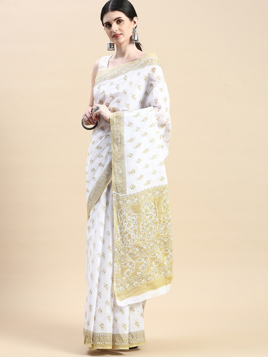 

SHANVIKA Floral Printed Pure Cotton Block Print Saree, White