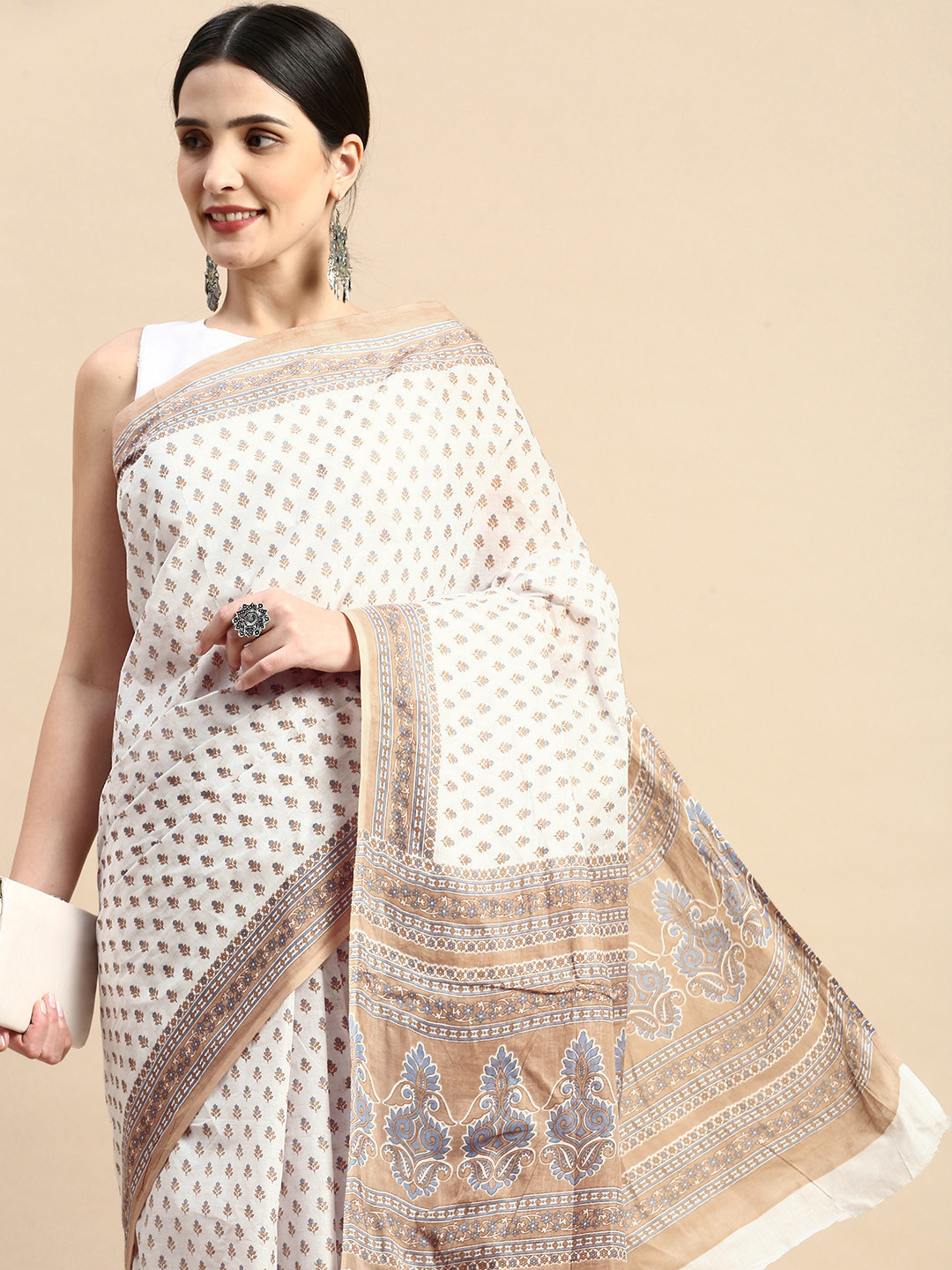 

SHANVIKA Floral Printed Pure Cotton Block Print Saree, White