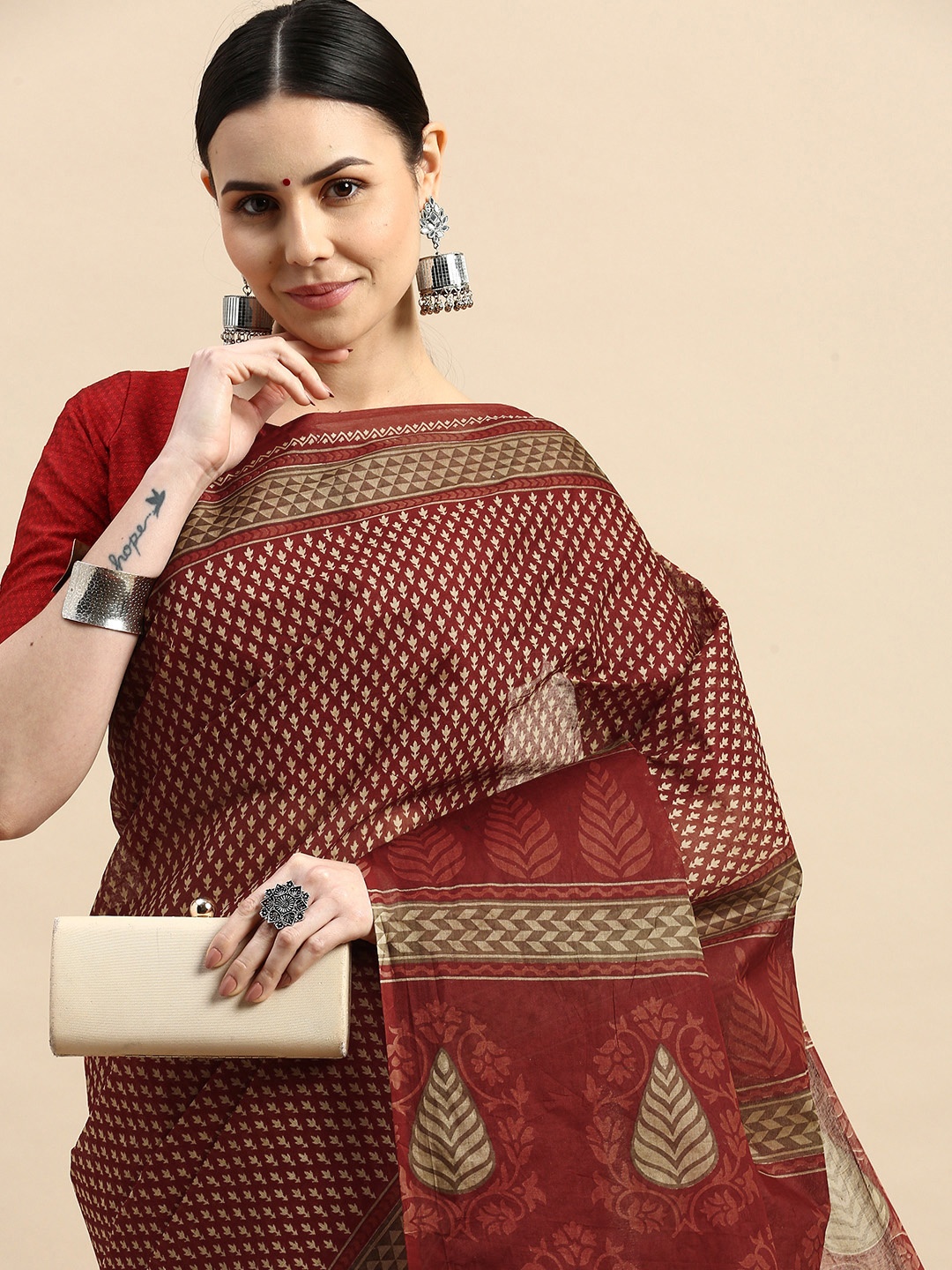 

SHANVIKA Ethnic Motifs Printed Pure Cotton Block Print Saree, Red