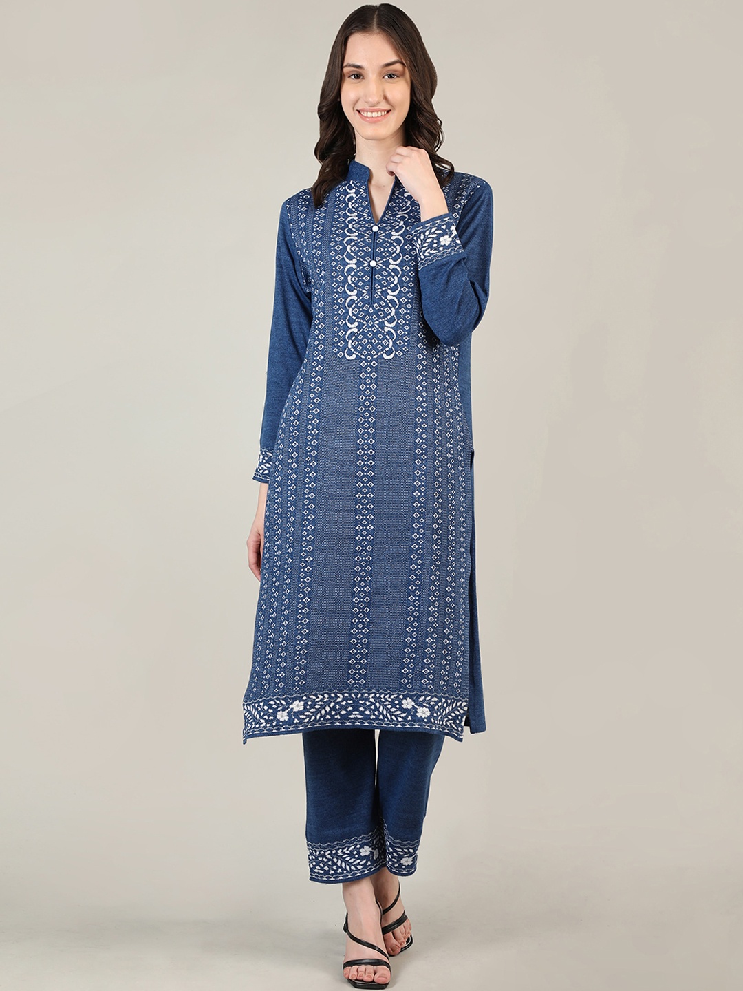 

MIKHAD Women Striped Jacquard Woolen Kurta, Blue