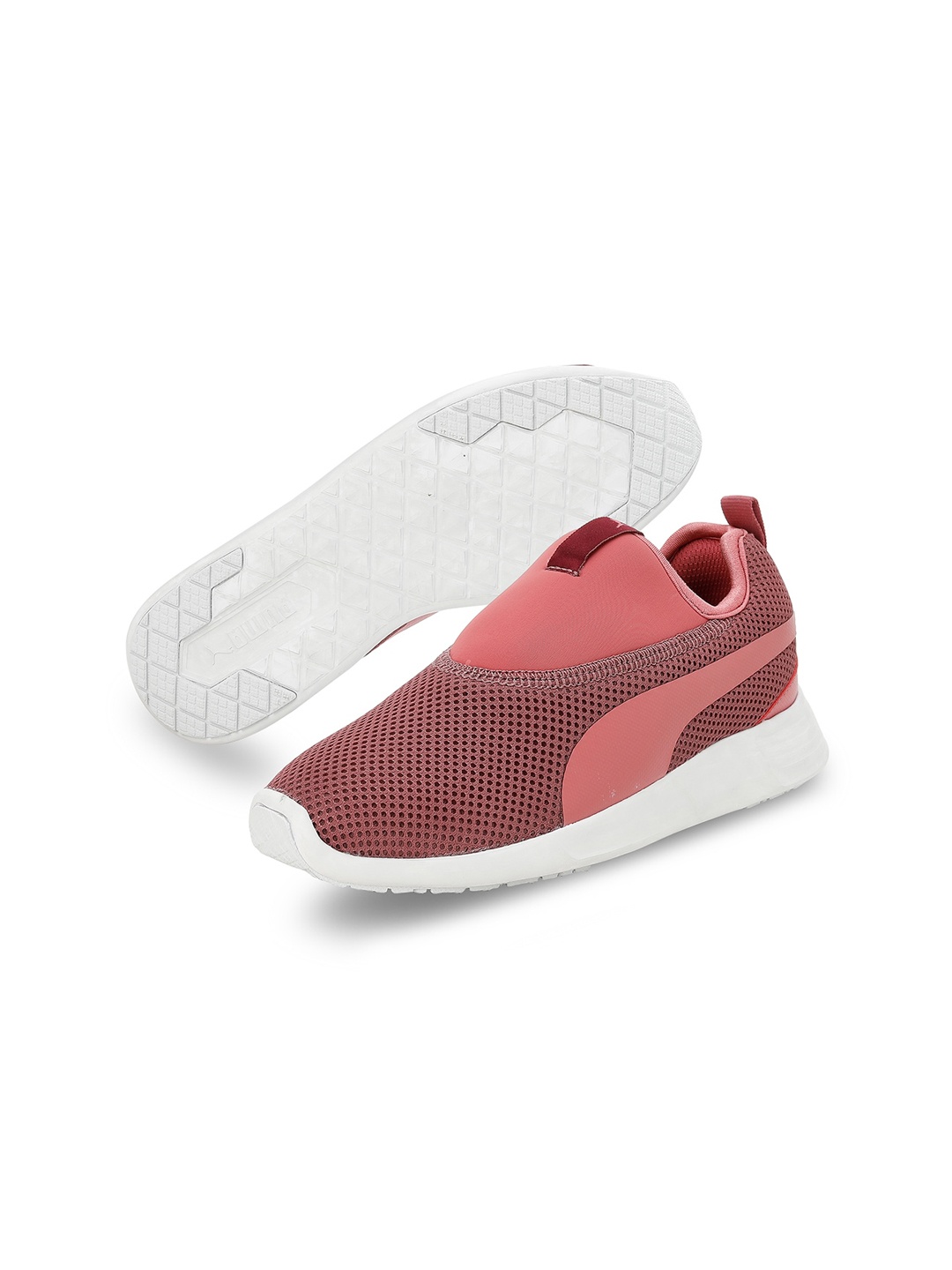 

Puma ST Trainer Evo Woven-Design Casual Sneakers, Pink