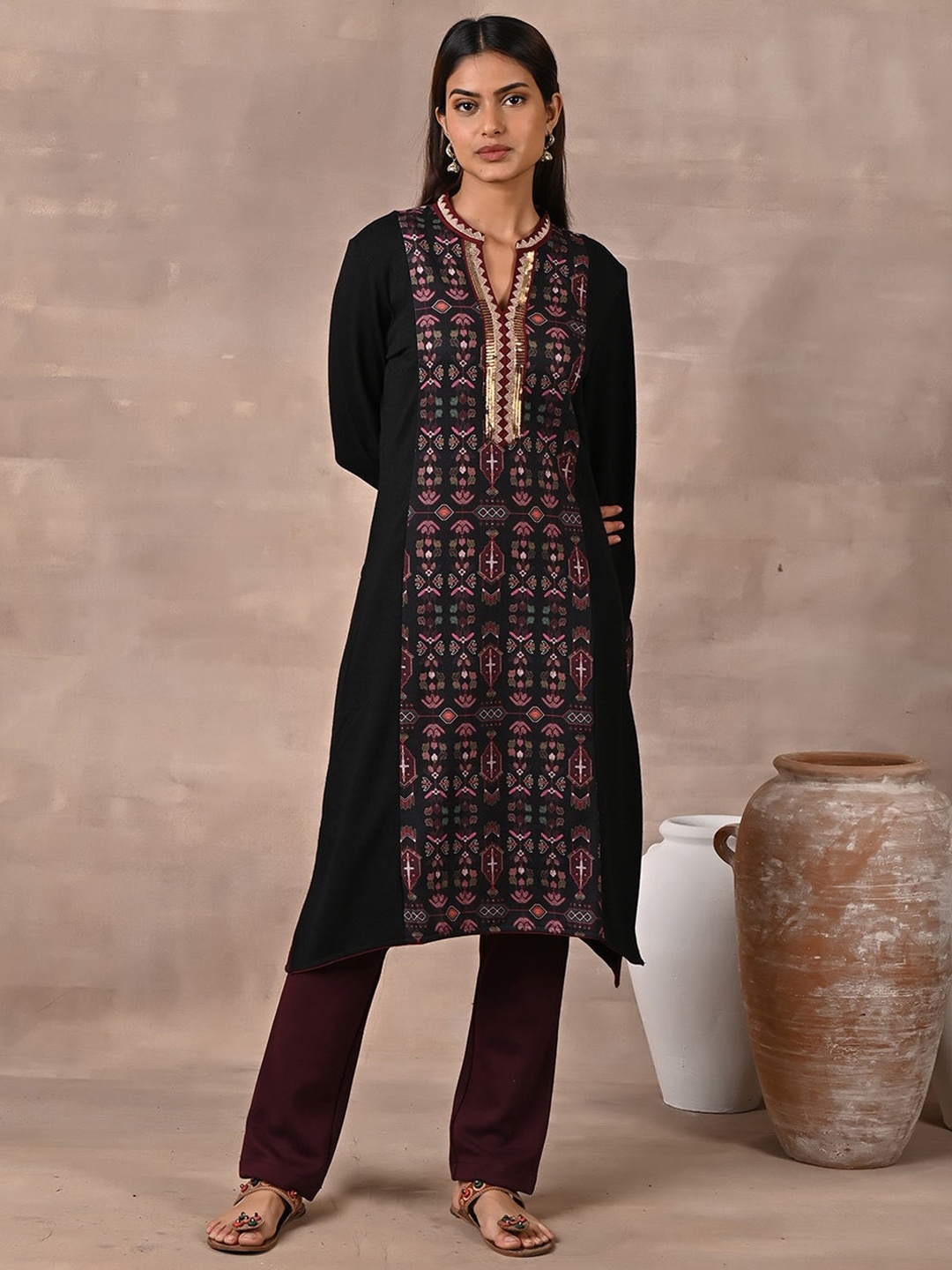 

Lakshita Women Ethnic Motifs Printed Band Collar Sequined Cotton Kurta, Black